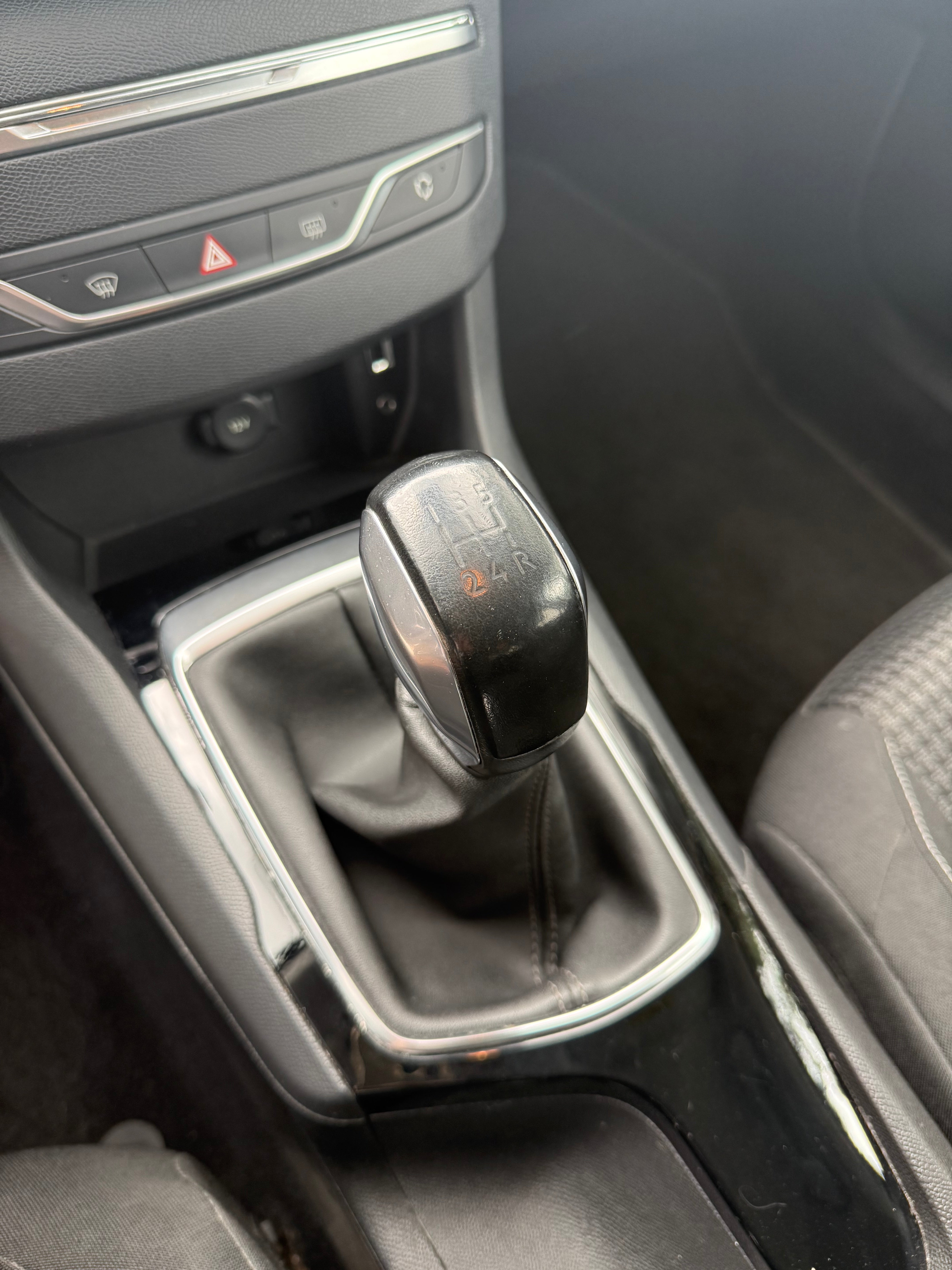 Peugeot 308 GENERATION-II 1.2 PURETECH 110 STYLE Peugeot 308 GENERATION-II 1.2 PURETECH 110 STYLE