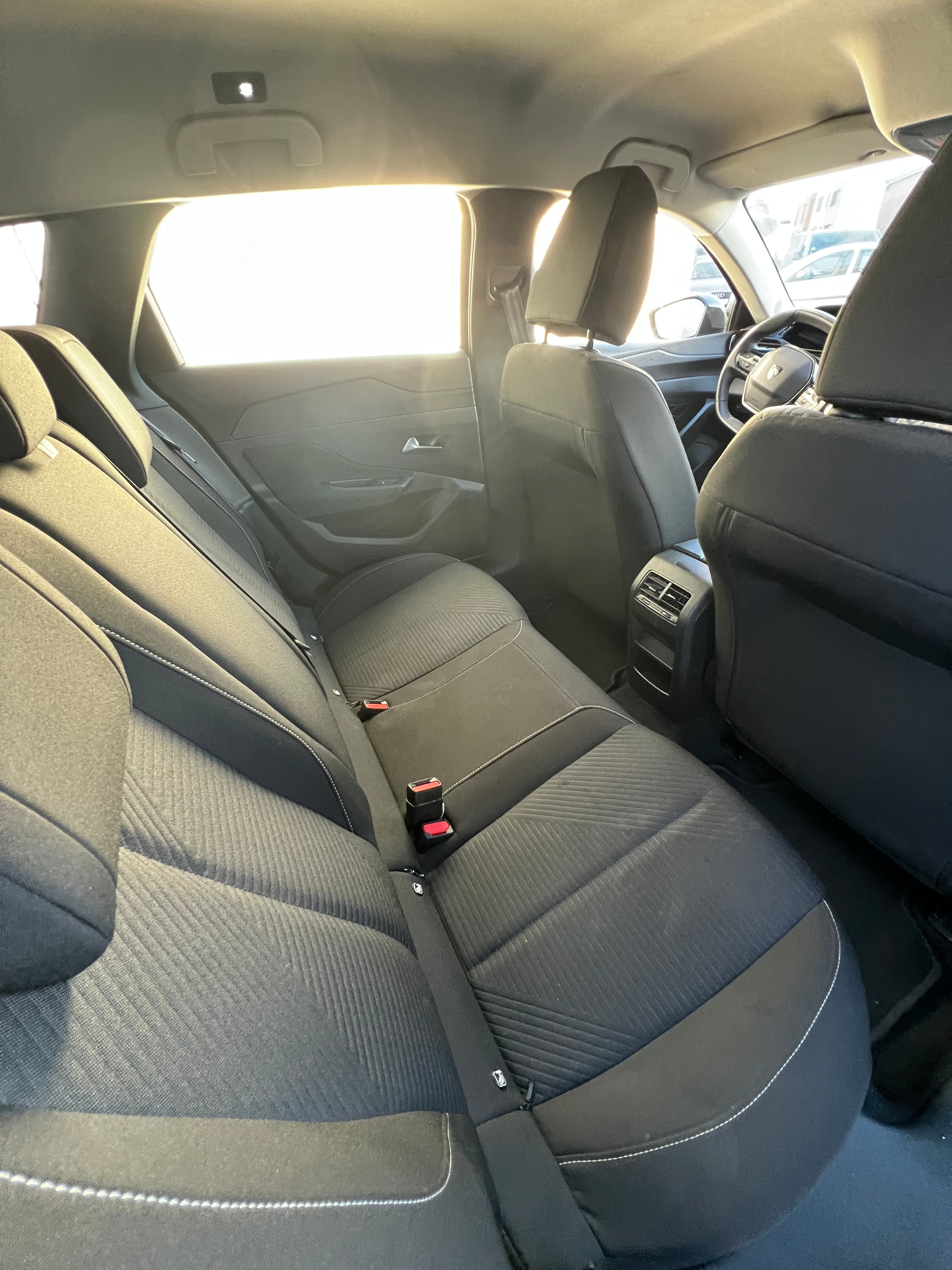 Peugeot 308 SW 1.5 BHDI 130ch EAT8 Peugeot 308 SW 1.5 BHDI 130ch EAT8