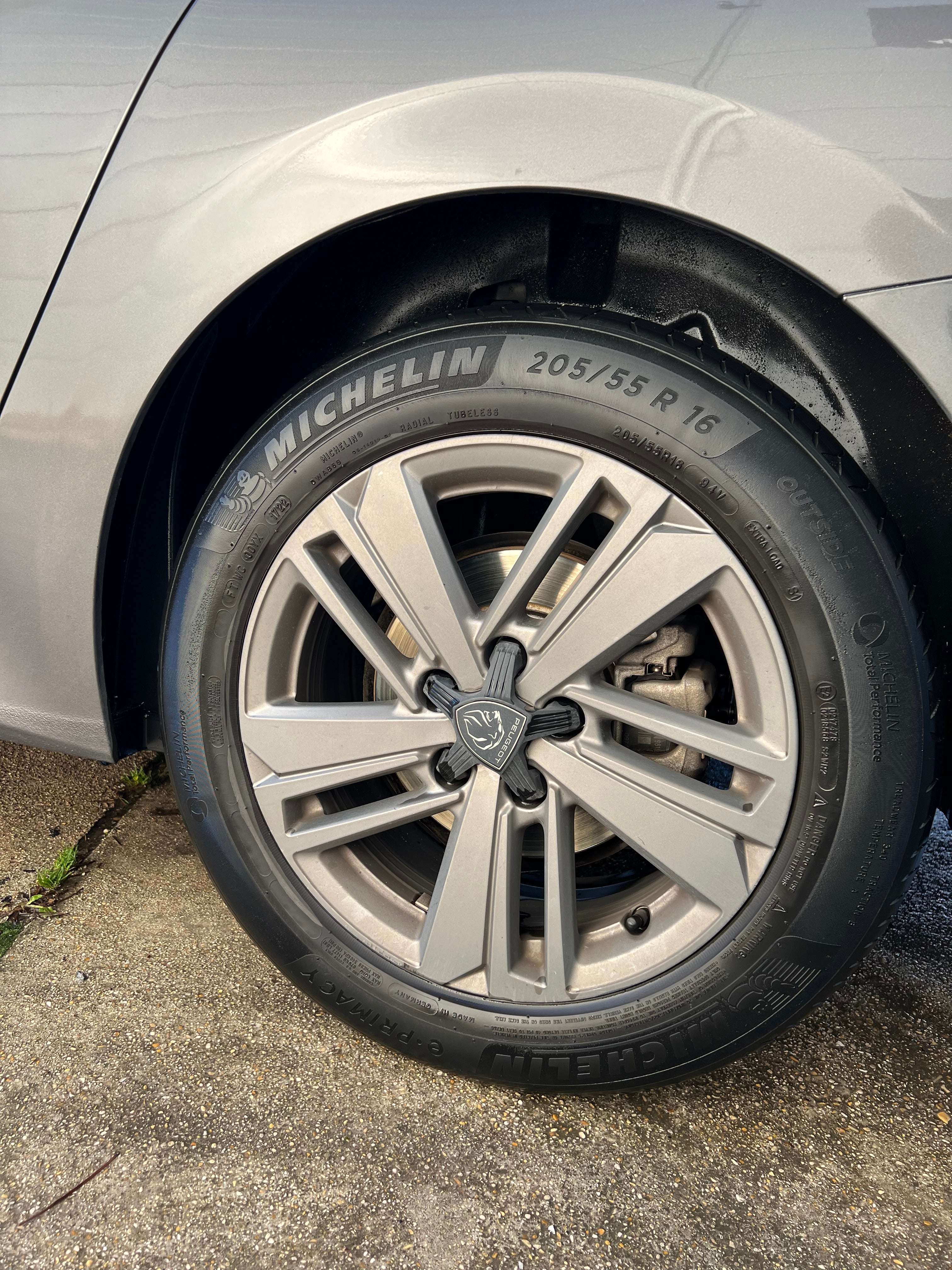 Peugeot 308 SW 1.5 BHDI 130ch EAT8 Peugeot 308 SW 1.5 BHDI 130ch EAT8