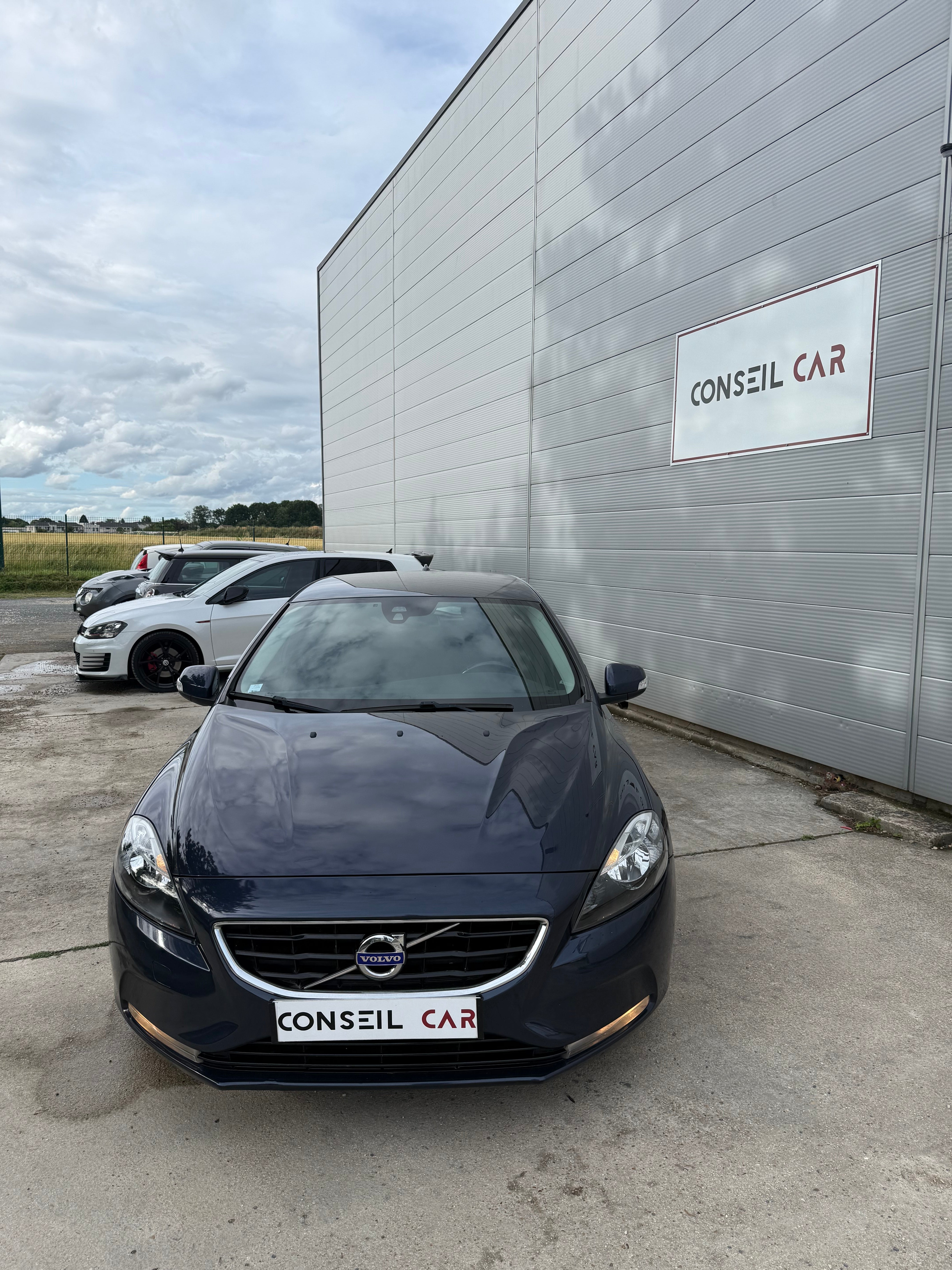 Volvo V40 1.6 D2 115 EFFEKTIV LINE KINETIC Volvo V40 1.6 D2 115 EFFEKTIV LINE KINETIC