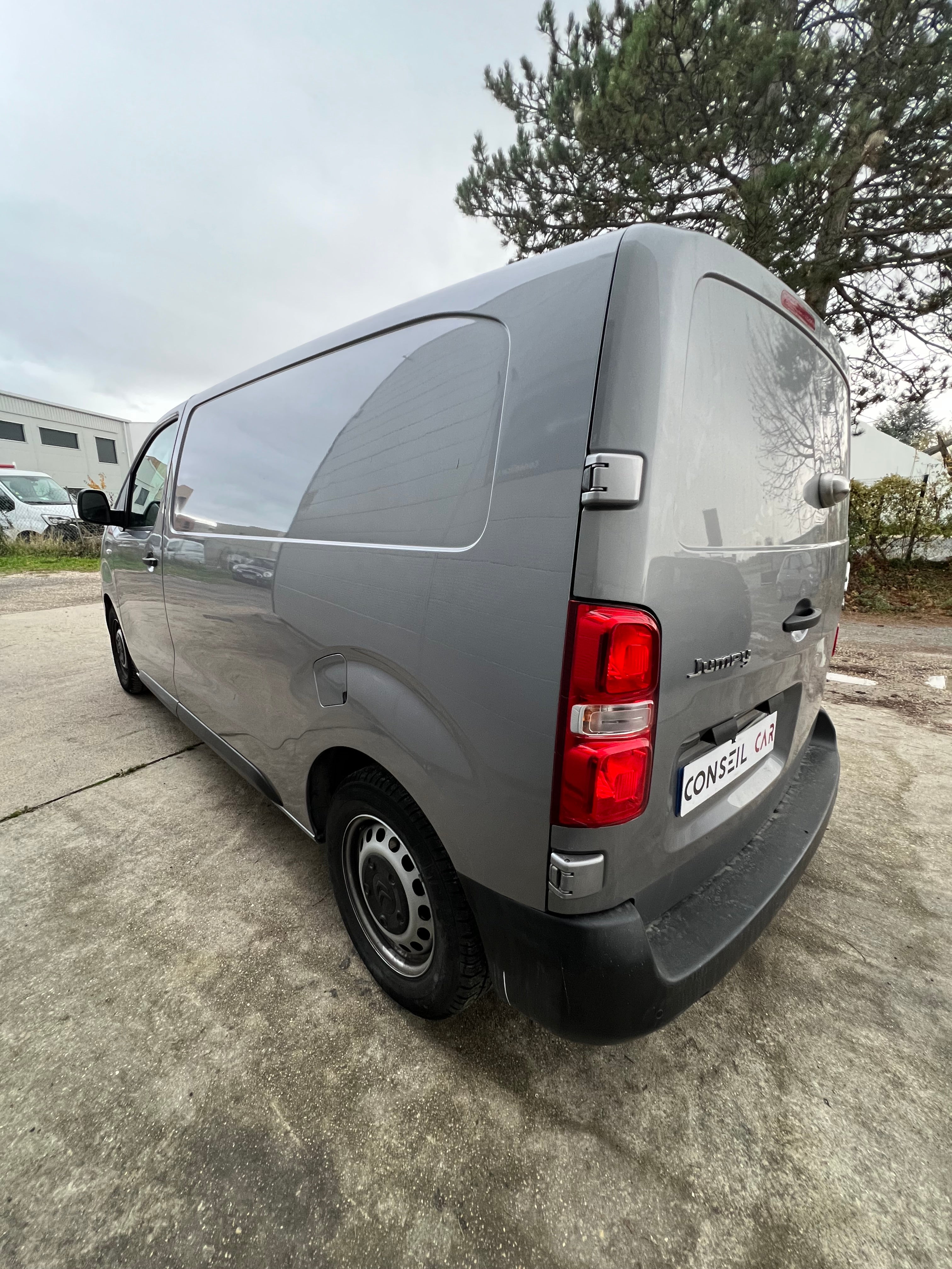 Citroën Jumpy III VUL M 1.5 BlueHDi Fourgon moyen 102 cv Citroën Jumpy III VUL M 1.5 BlueHDi Fourgon moyen 102 cv