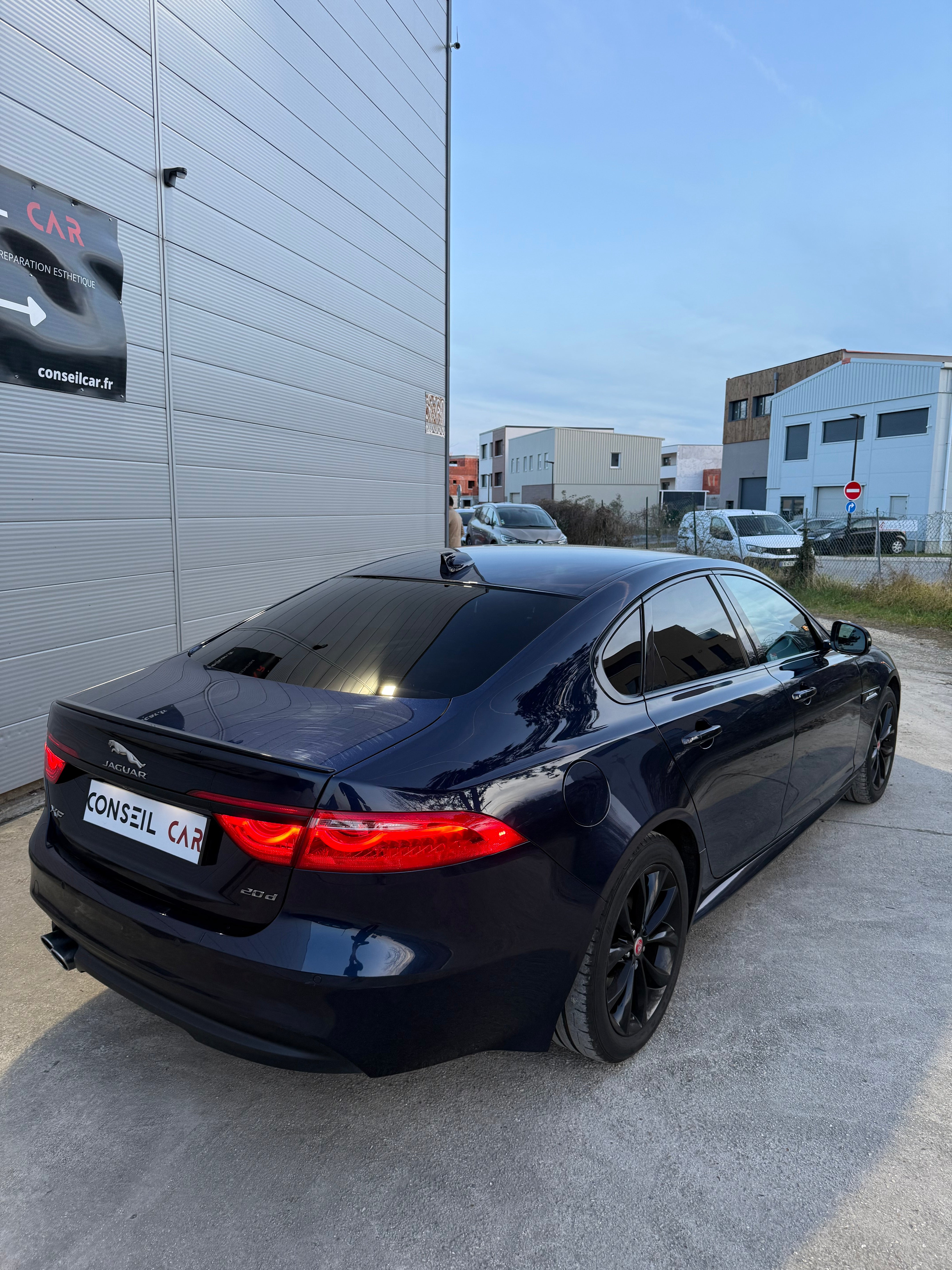 Jaguar XF X260 2.0 D 163 cv Jaguar XF X260 2.0 D 163 cv