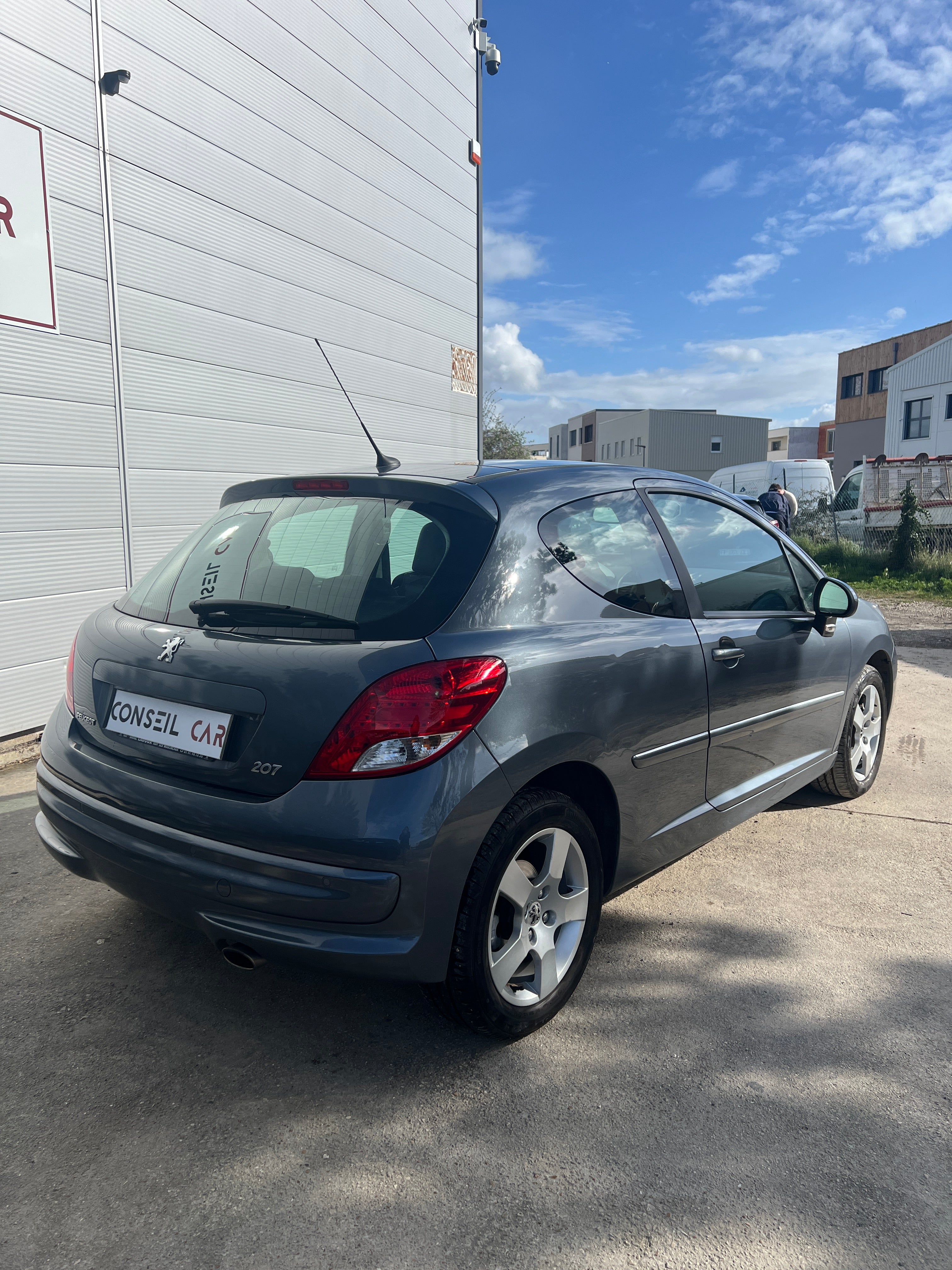 Peugeot 207 1.6 VTI 120cv Finition Allure Peugeot 207 1.6 VTI 120cv Finition Allure