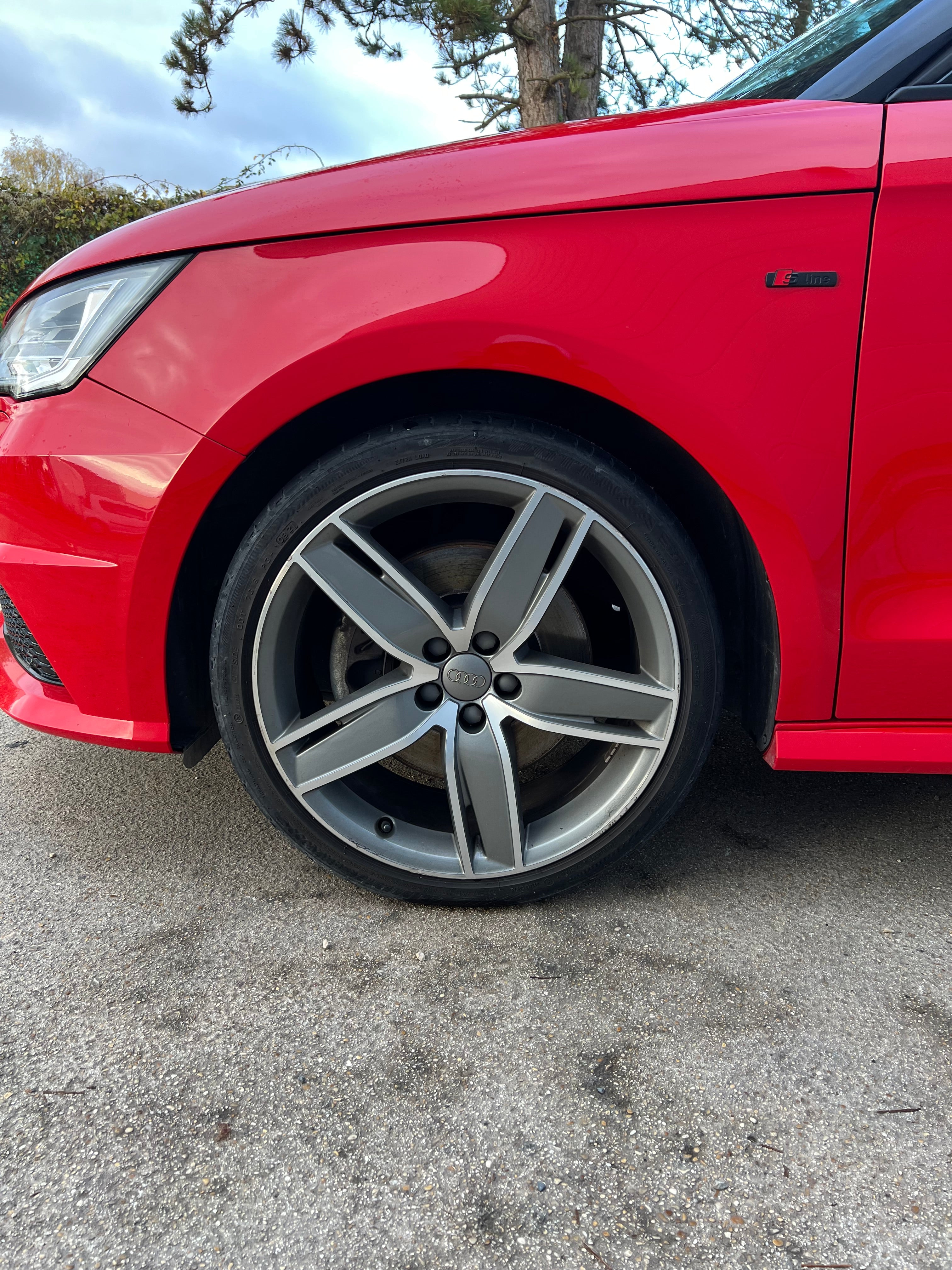 Audi A1 S-Line 1.8 TFSI 192 S-tronic Audi A1 S-Line 1.8 TFSI 192 S-tronic