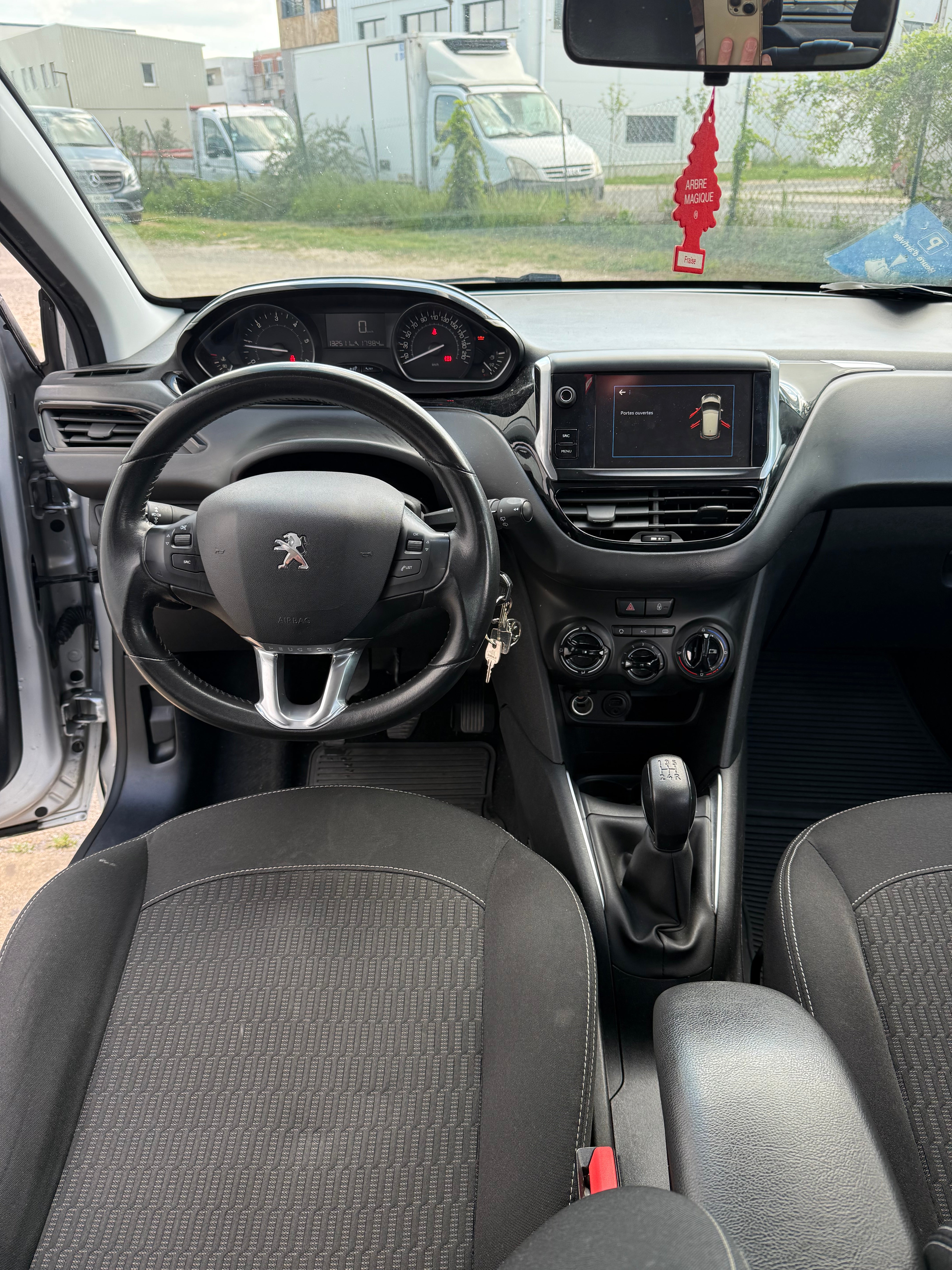 Peugeot 208 Phase 2 1.6 Blue HDi 75cv Peugeot 208 Phase 2 1.6 Blue HDi 75cv