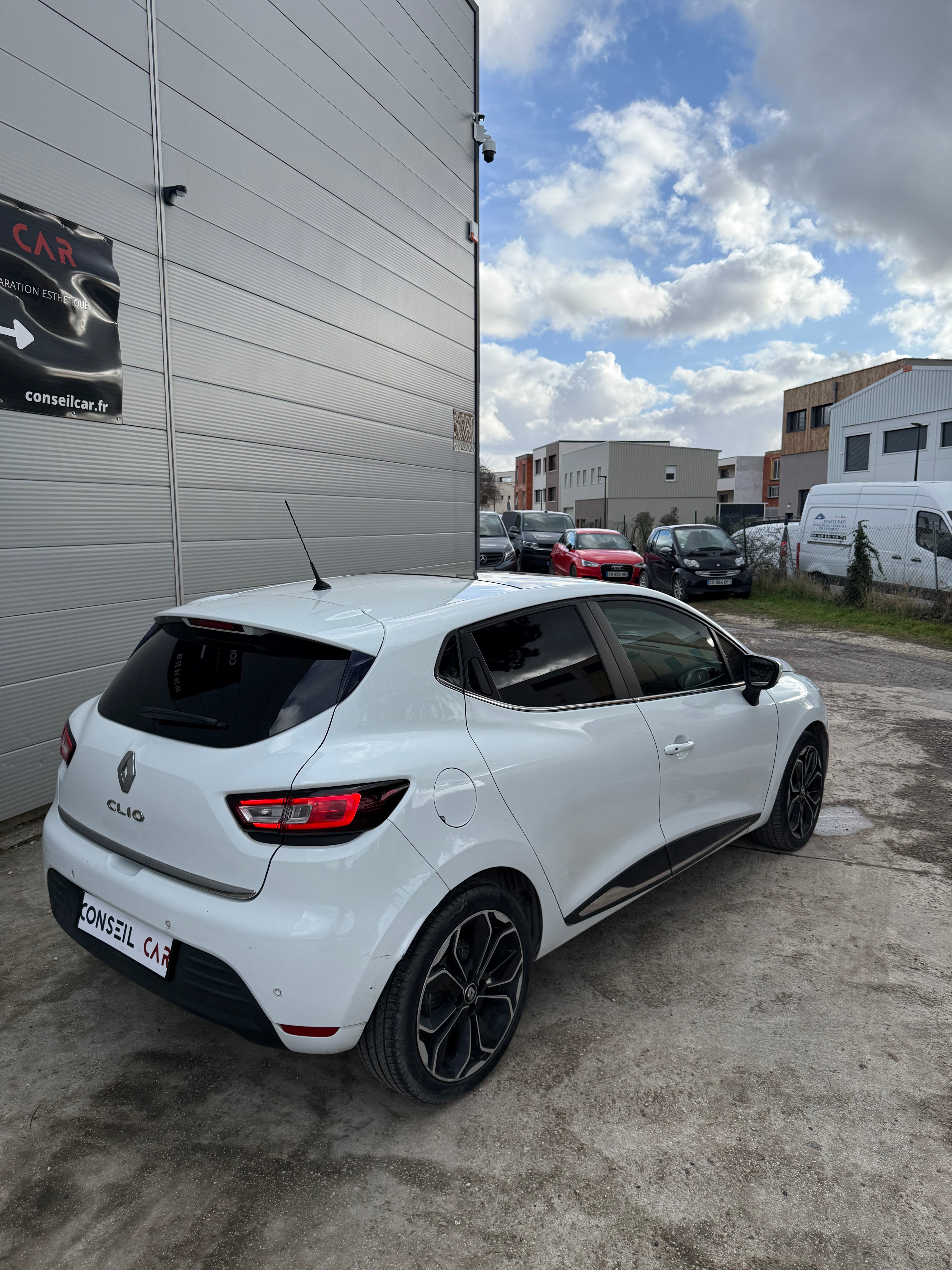 RENAULT Clio IV 1.2 75ch RENAULT Clio IV 1.2 75ch