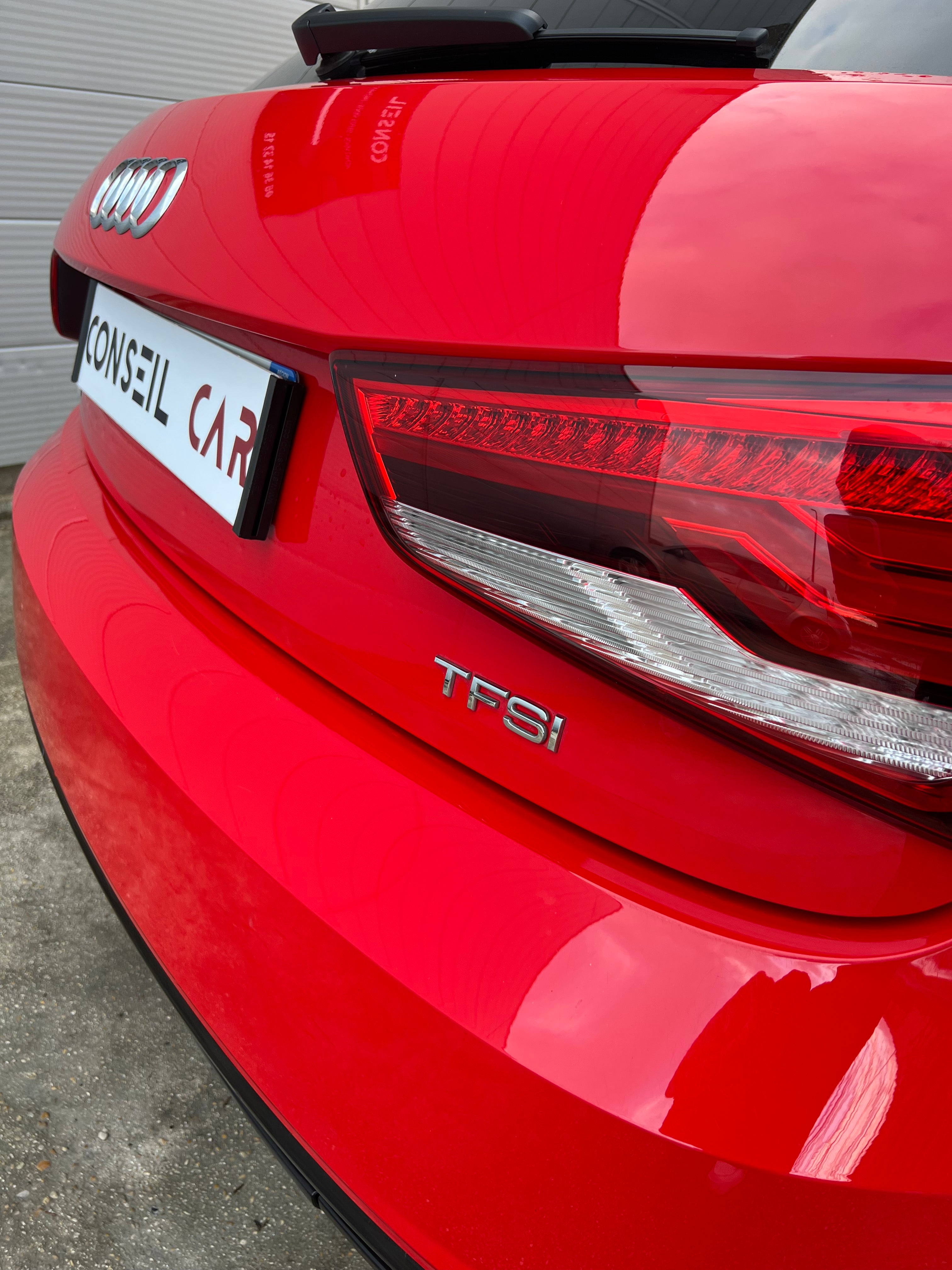 Audi A1 S-Line 1.8 TFSI 192 S-tronic Audi A1 S-Line 1.8 TFSI 192 S-tronic