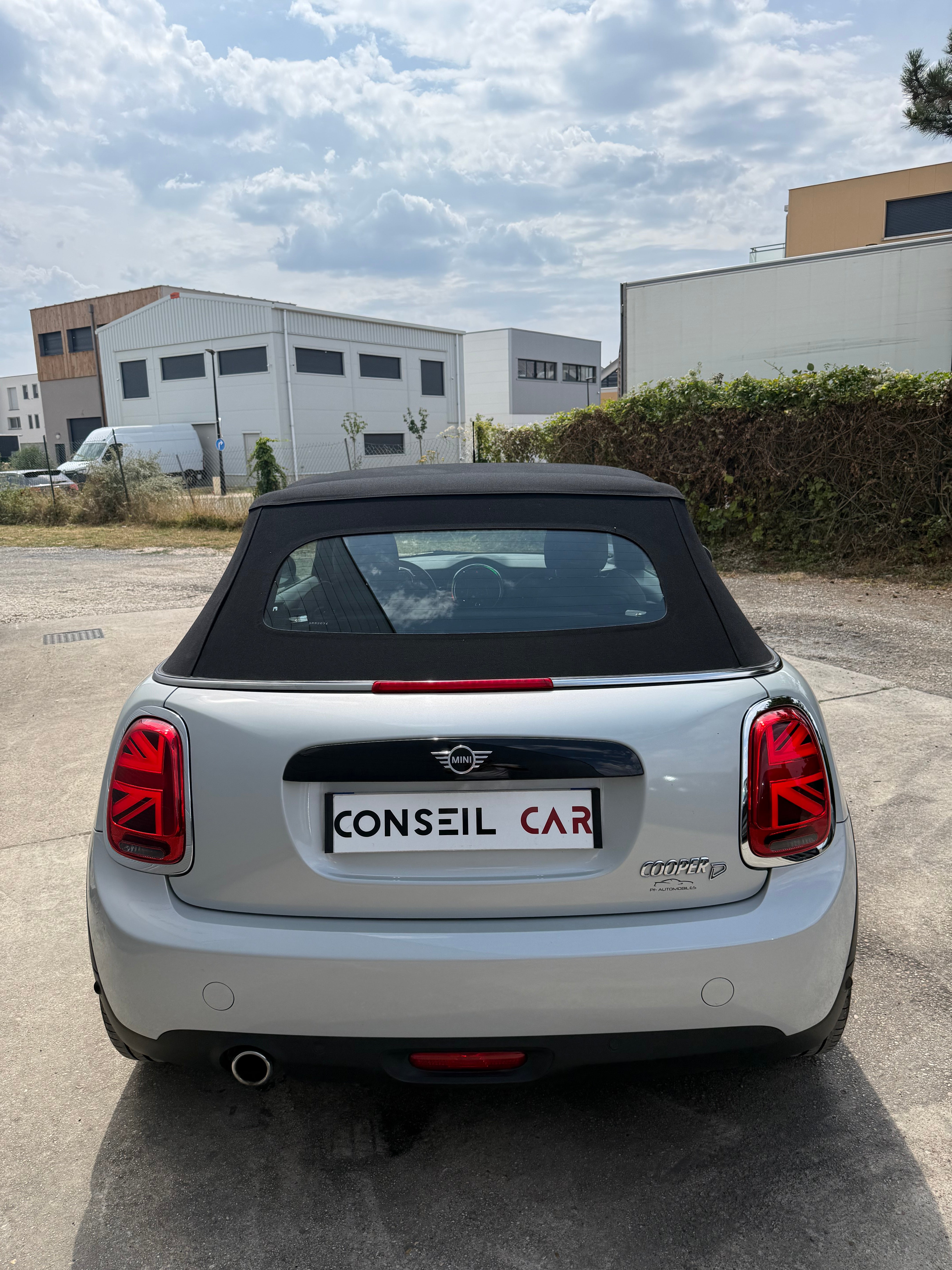Mini Cooper Cabriolet 1.5 D 115cv BVA HEDDON STREET Mini Cooper Cabriolet 1.5 D 115cv BVA HEDDON STREET