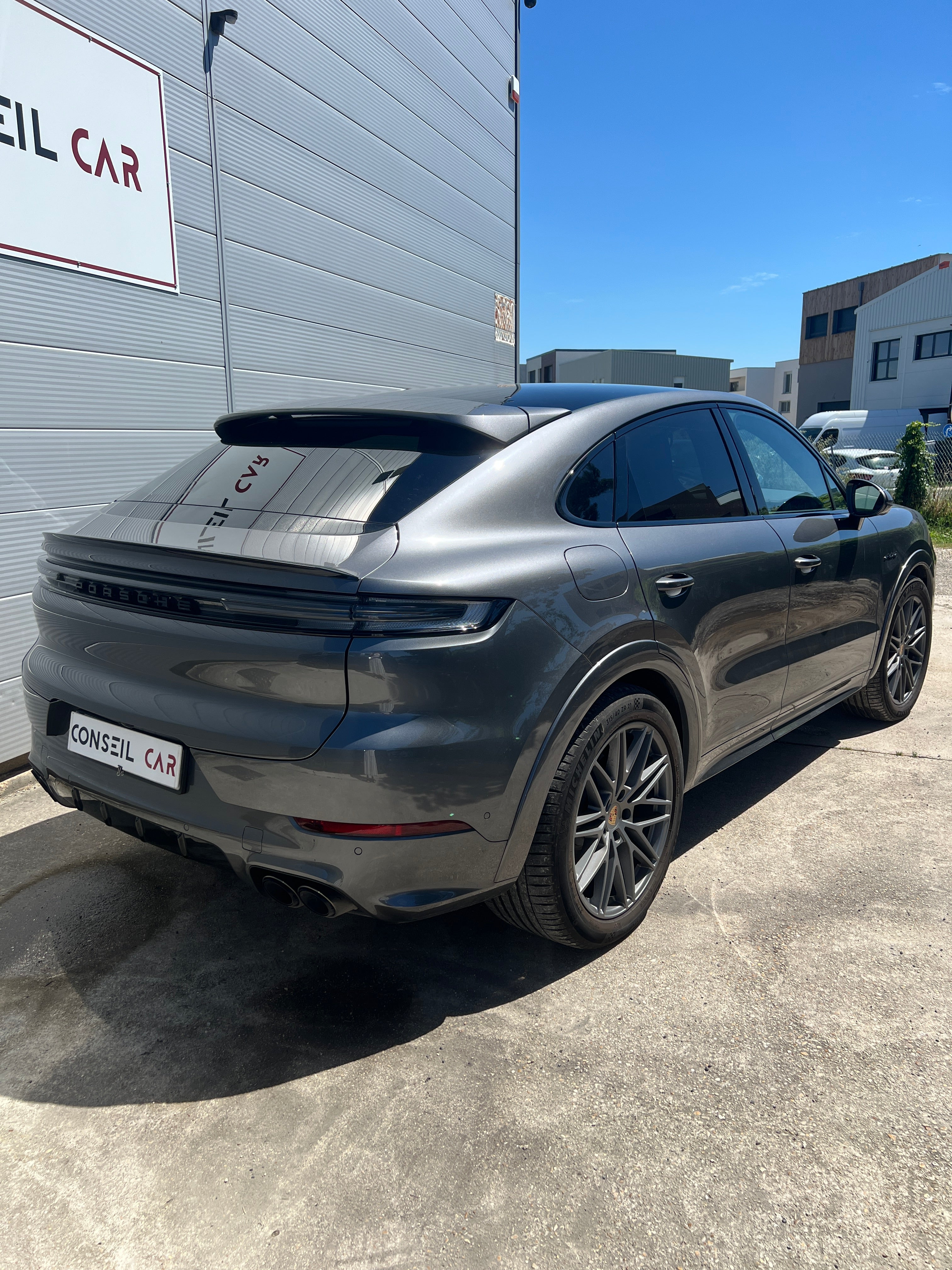 Porsche Cayenne 3.0 E-HYBRID 470H 305 PHEV 25.9KWH BVA Porsche Cayenne 3.0 E-HYBRID 470H 305 PHEV 25.9KWH BVA