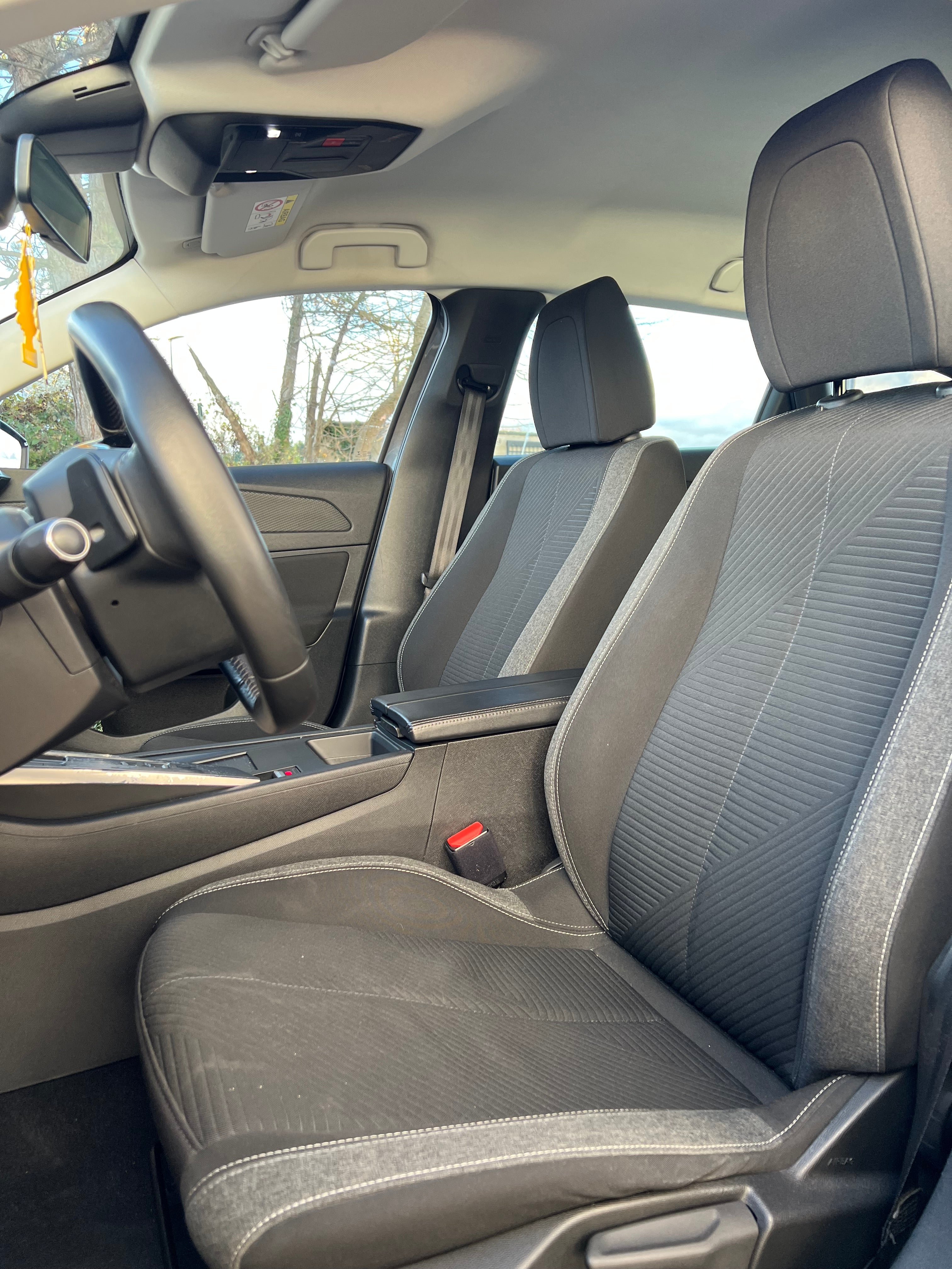 Peugeot 308 SW 1.5 BHDI 130ch EAT8 Peugeot 308 SW 1.5 BHDI 130ch EAT8