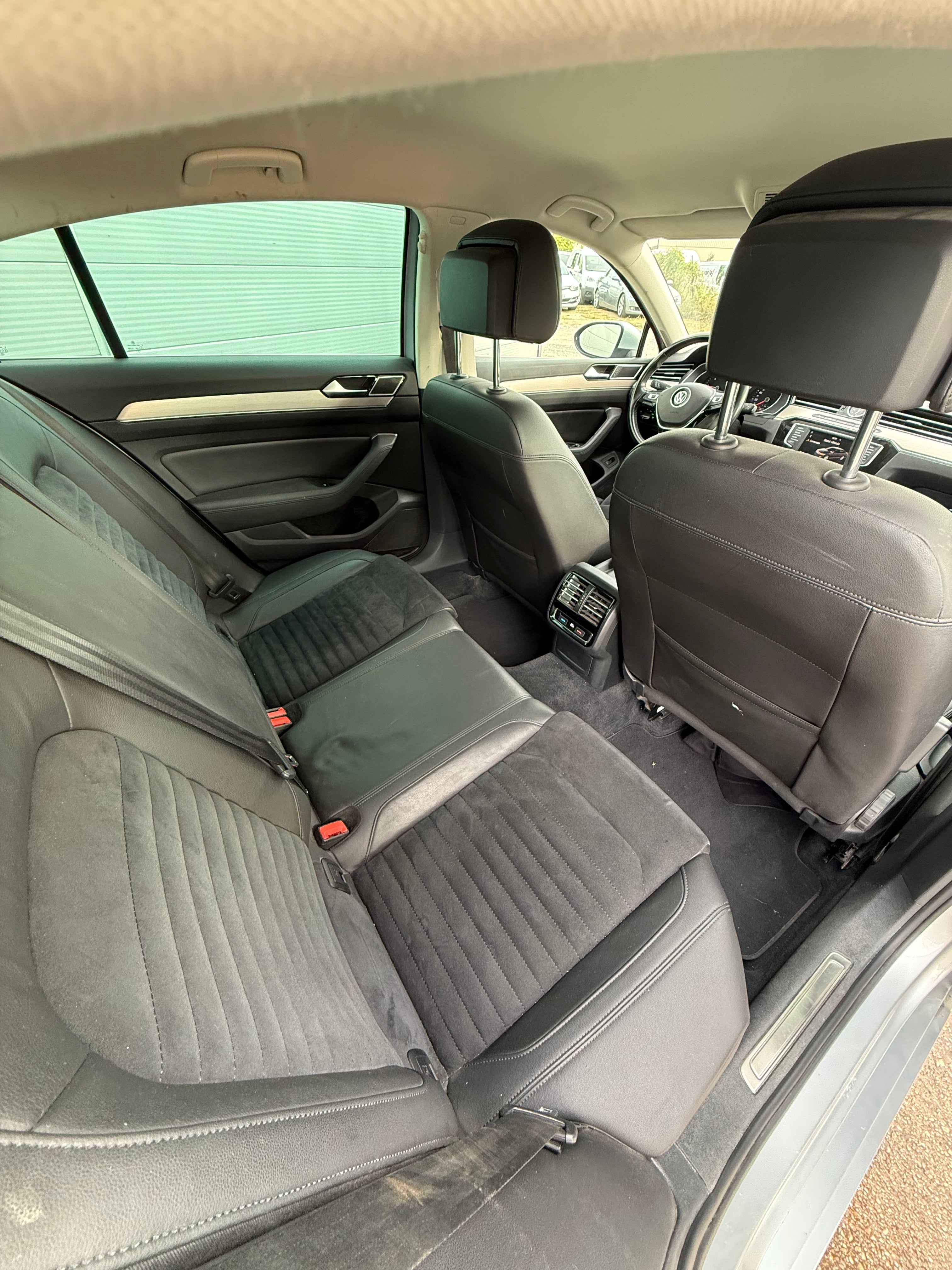 Volkswagen Passat 2.0 TDI Bluemotion 150CH Volkswagen Passat 2.0 TDI Bluemotion 150CH