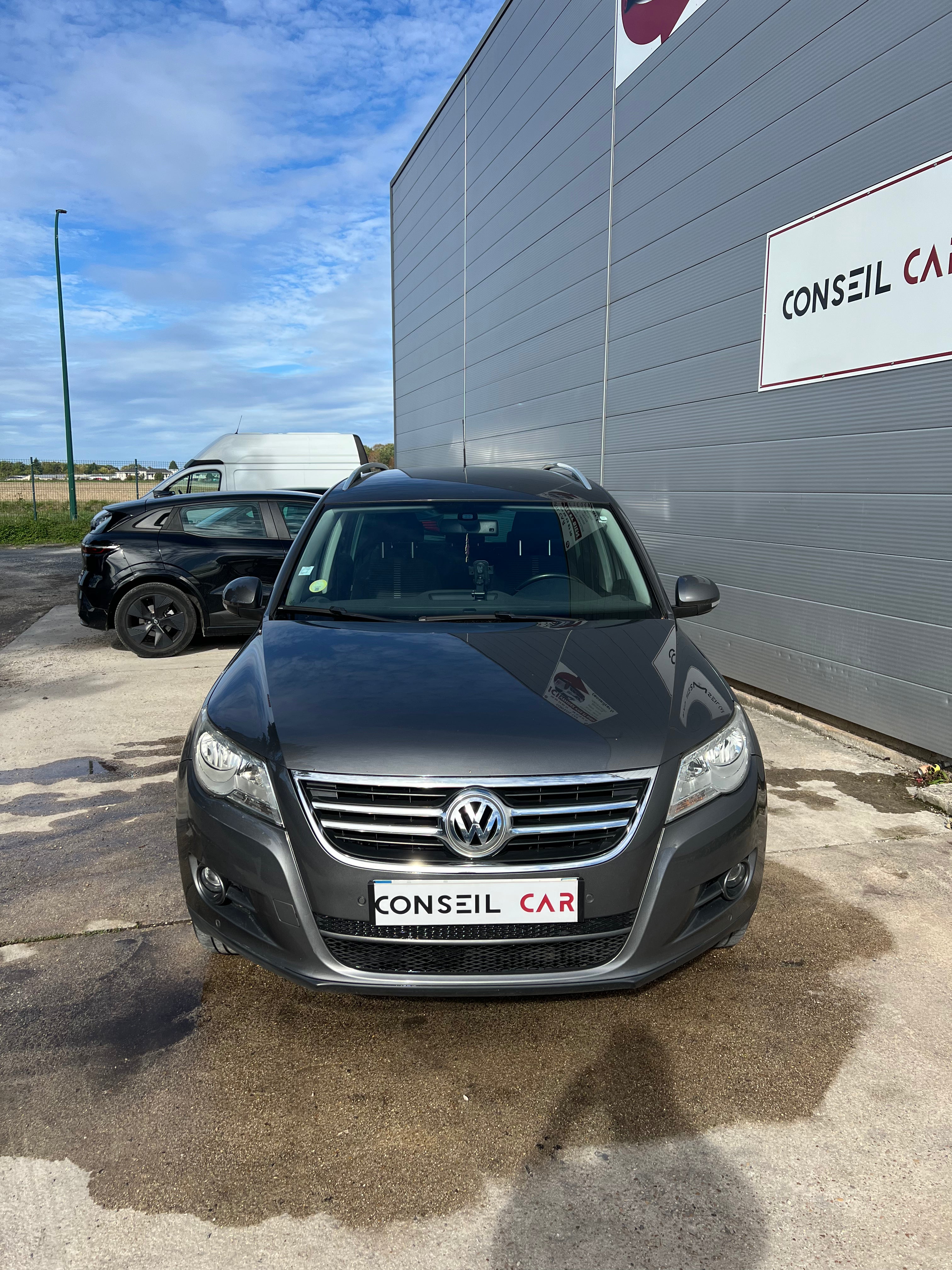 Volkswagen Tiguan 2.0 TDI 140 BLUEMOTION SPORTLINE Volkswagen Tiguan 2.0 TDI 140 BLUEMOTION SPORTLINE