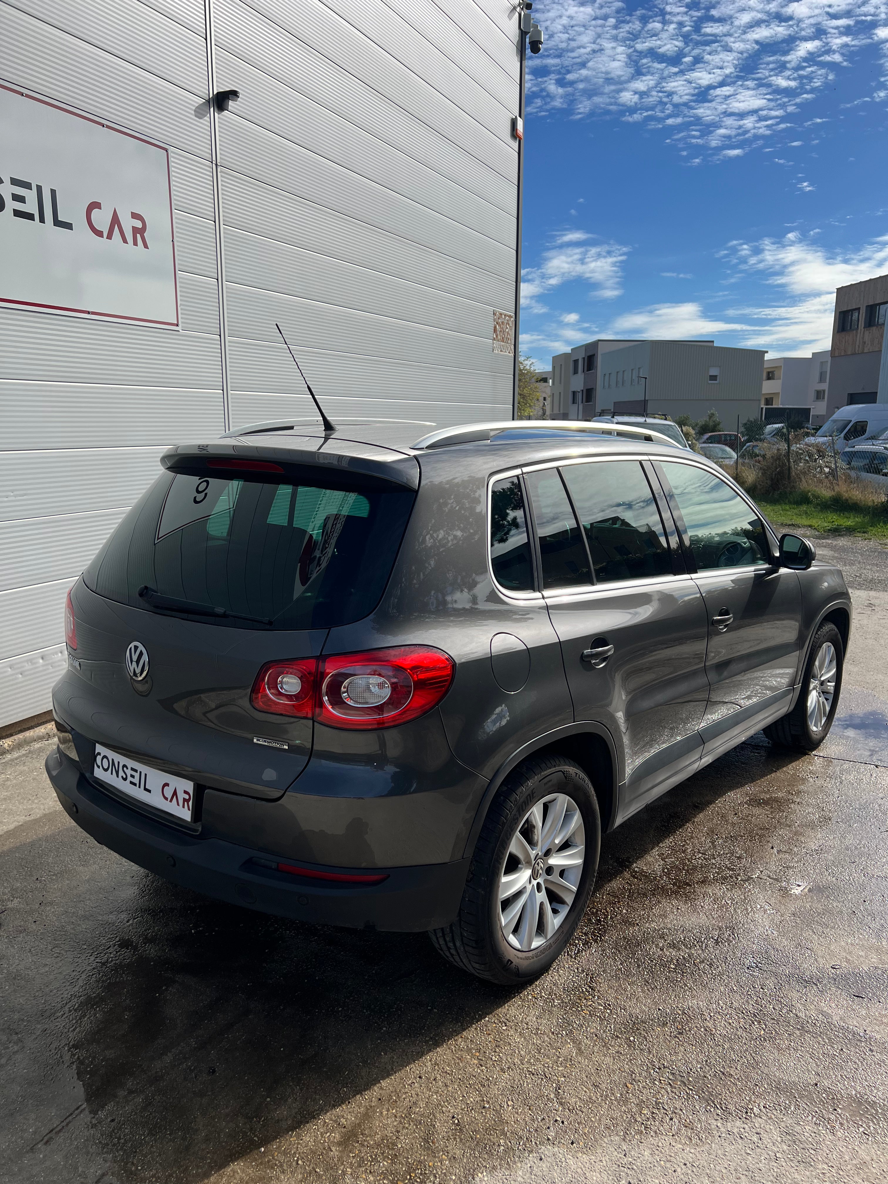 Volkswagen Tiguan 2.0 TDI 140 BLUEMOTION SPORTLINE Volkswagen Tiguan 2.0 TDI 140 BLUEMOTION SPORTLINE