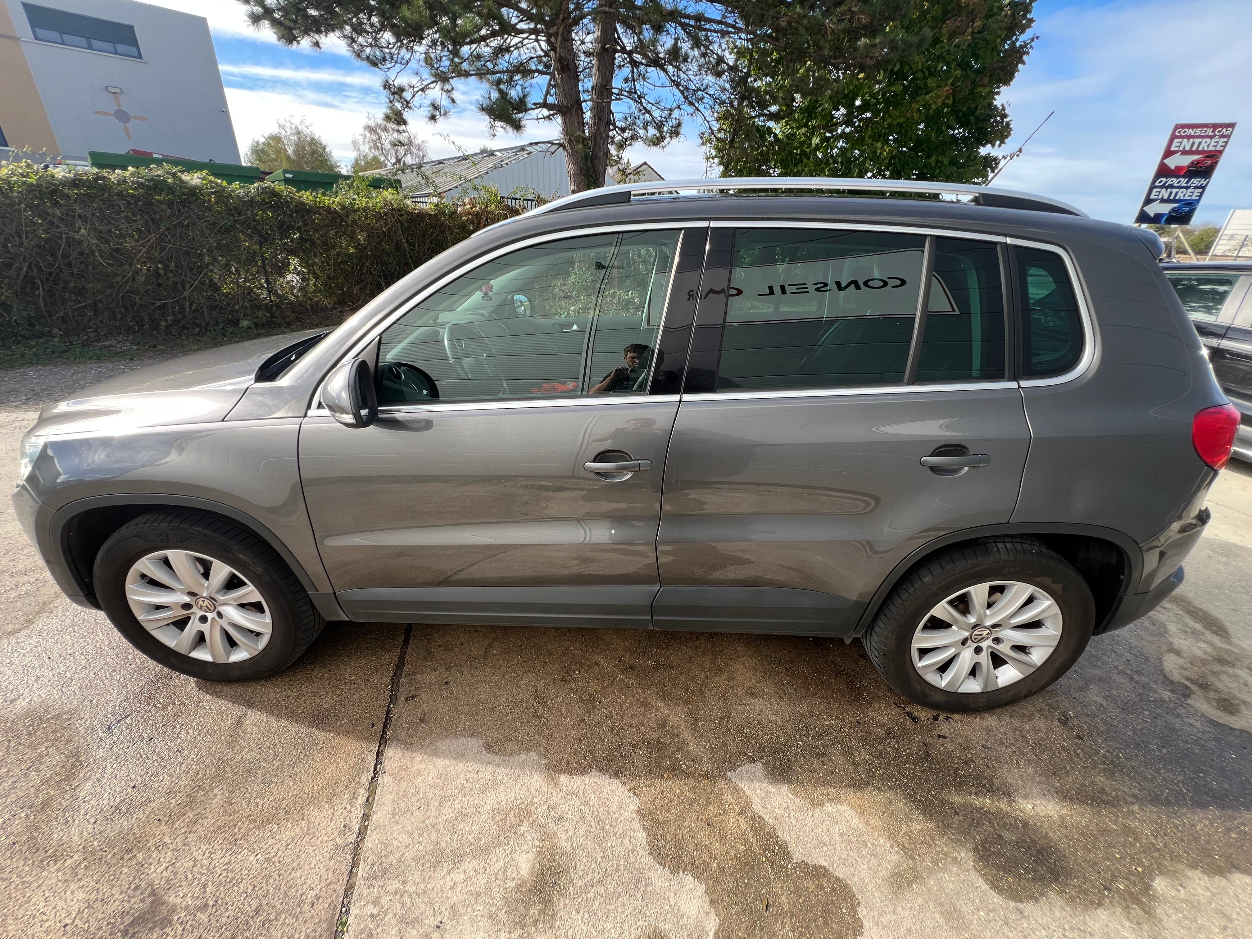 Volkswagen Tiguan 2.0 TDI 140 BLUEMOTION SPORTLINE Volkswagen Tiguan 2.0 TDI 140 BLUEMOTION SPORTLINE