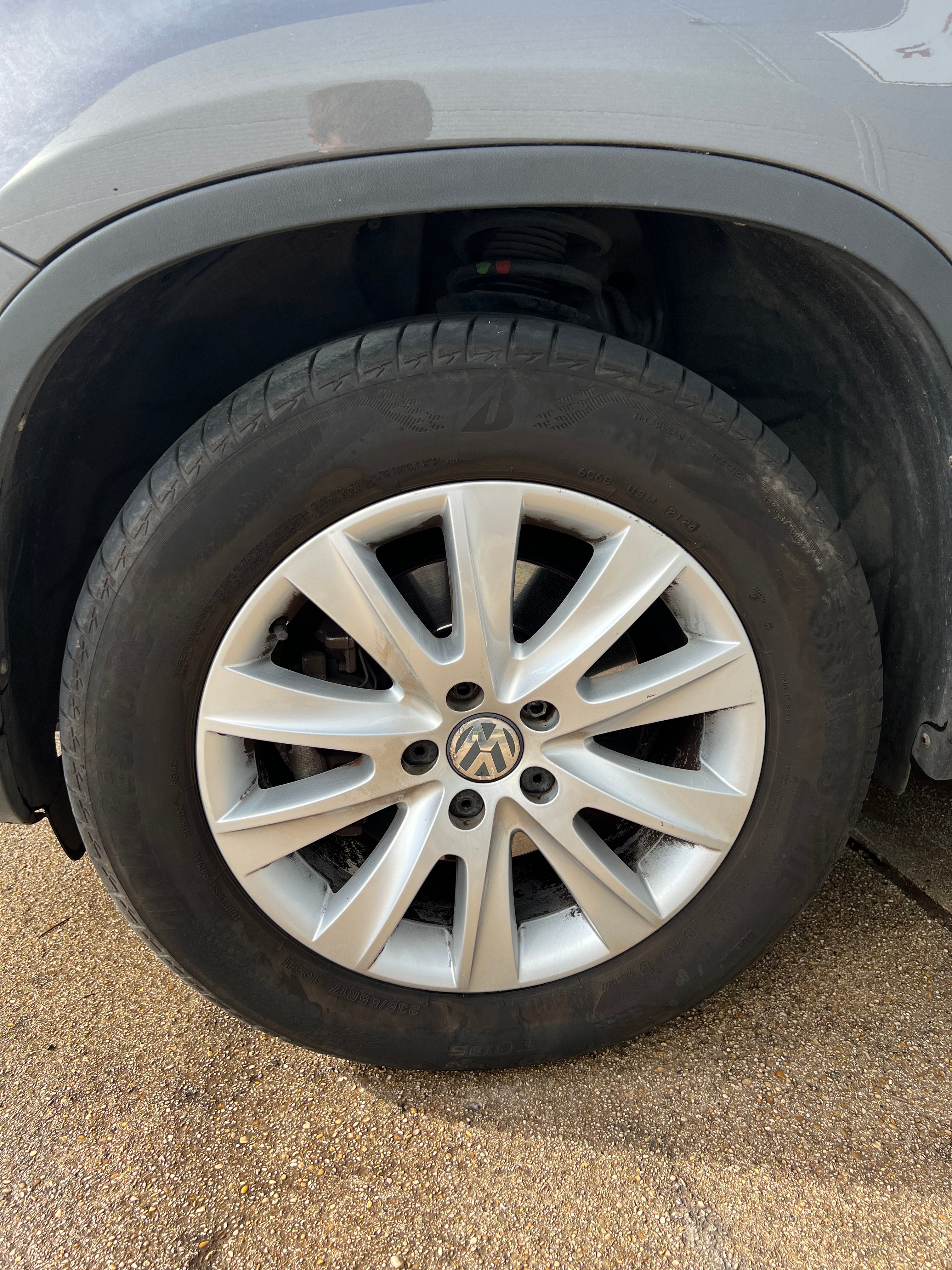 Volkswagen Tiguan 2.0 TDI 140 BLUEMOTION SPORTLINE Volkswagen Tiguan 2.0 TDI 140 BLUEMOTION SPORTLINE