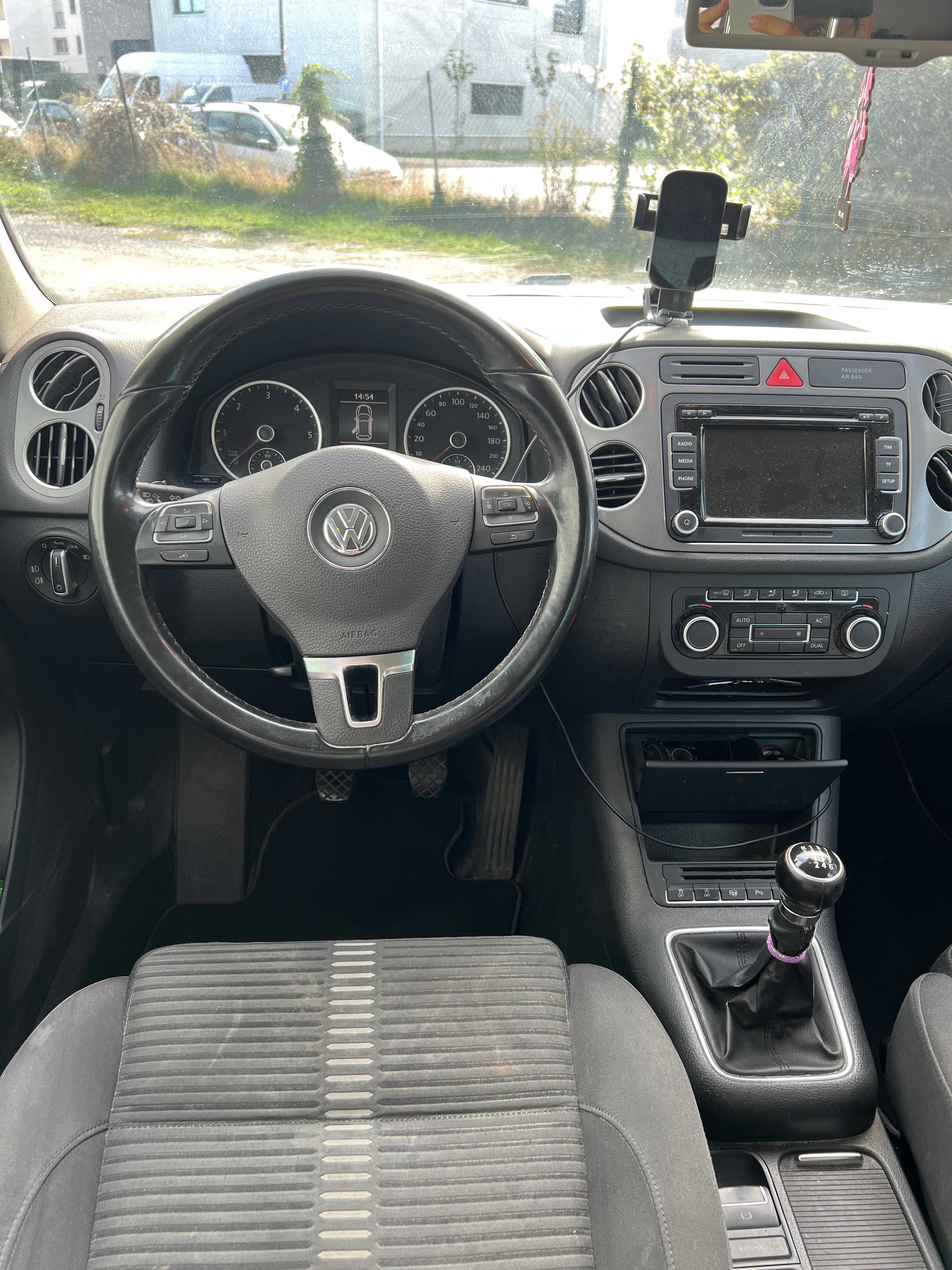 Volkswagen Tiguan 2.0 TDI 140 BLUEMOTION SPORTLINE Volkswagen Tiguan 2.0 TDI 140 BLUEMOTION SPORTLINE