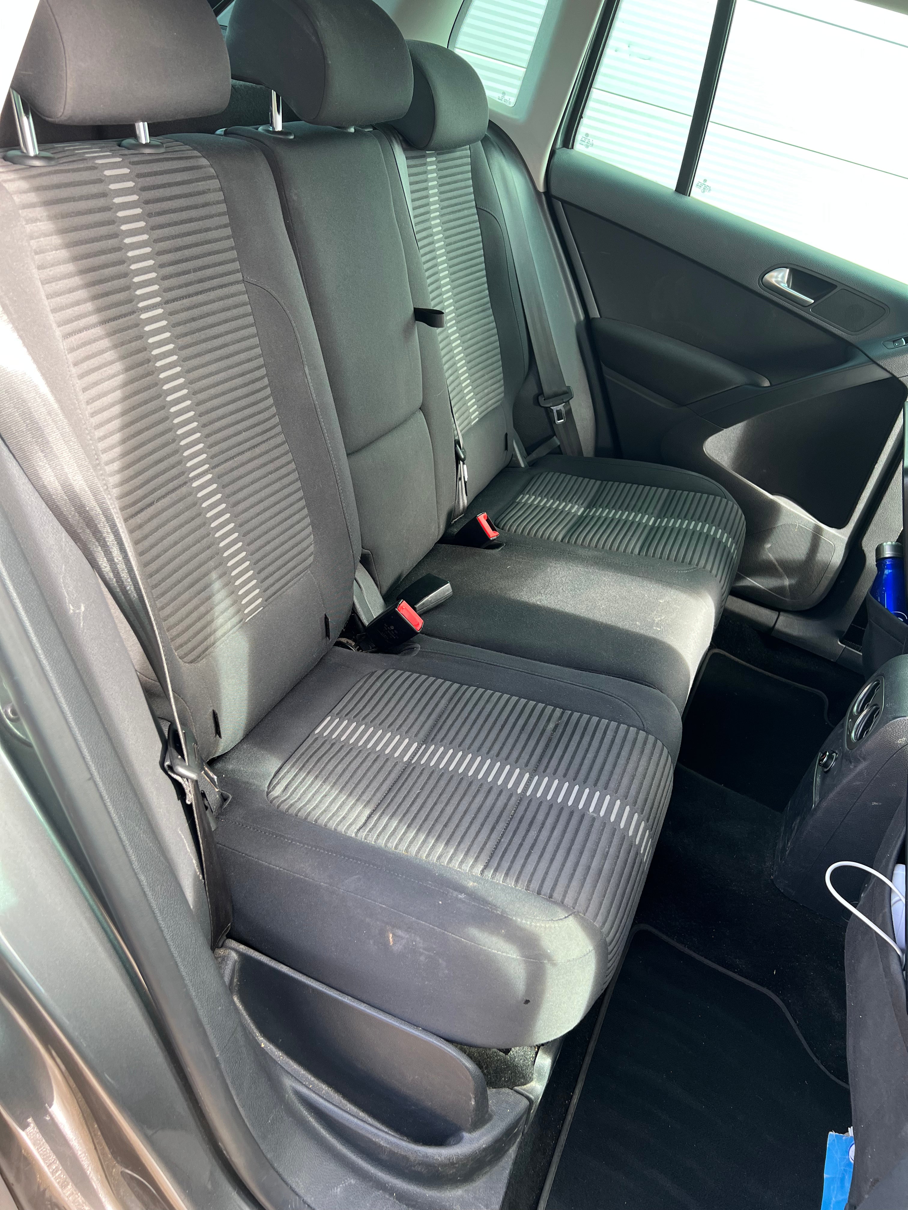 Volkswagen Tiguan 2.0 TDI 140 BLUEMOTION SPORTLINE Volkswagen Tiguan 2.0 TDI 140 BLUEMOTION SPORTLINE