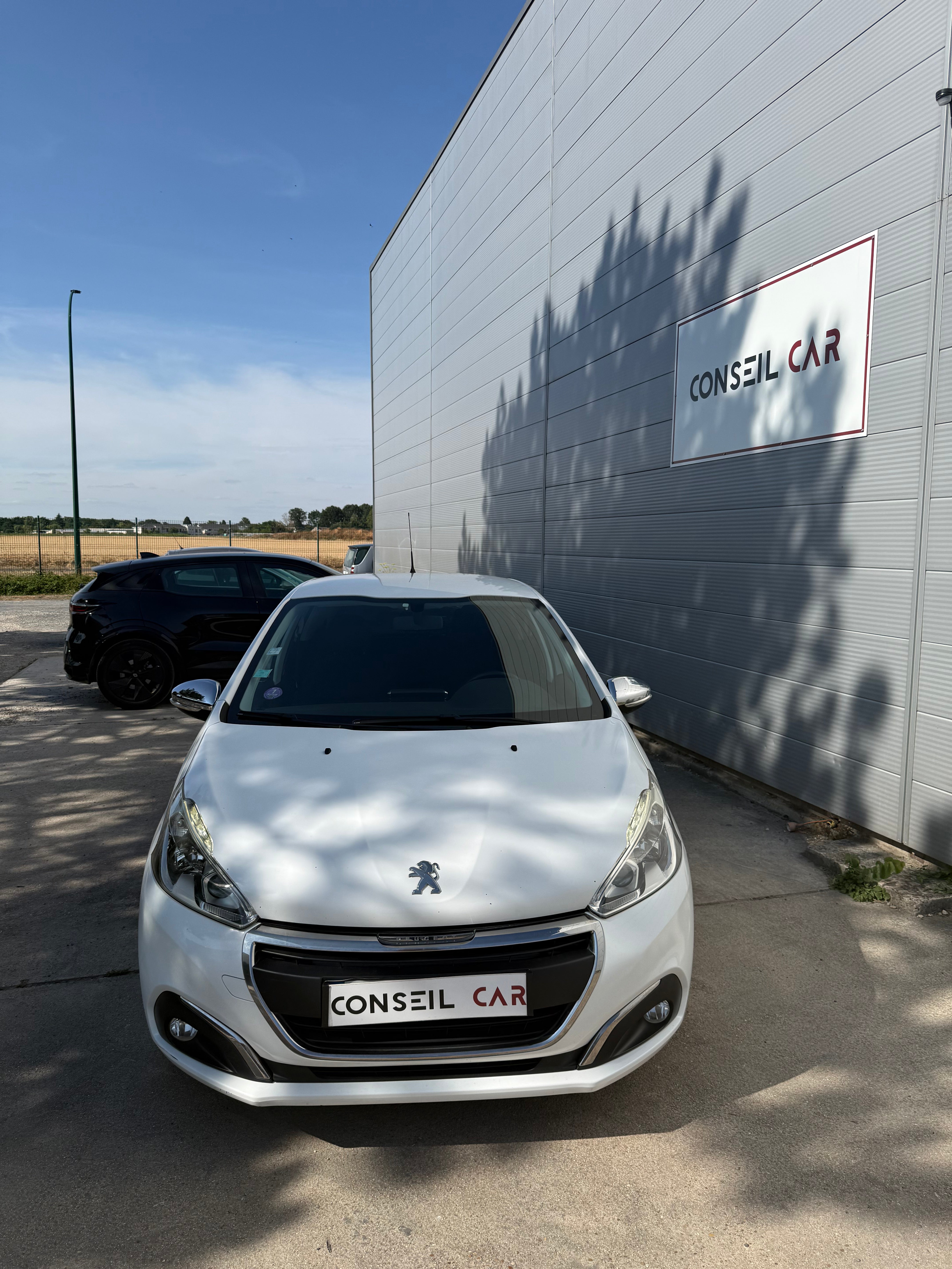 Peugeot 208 1.2 PureTech 82CH Peugeot 208 1.2 PureTech 82CH