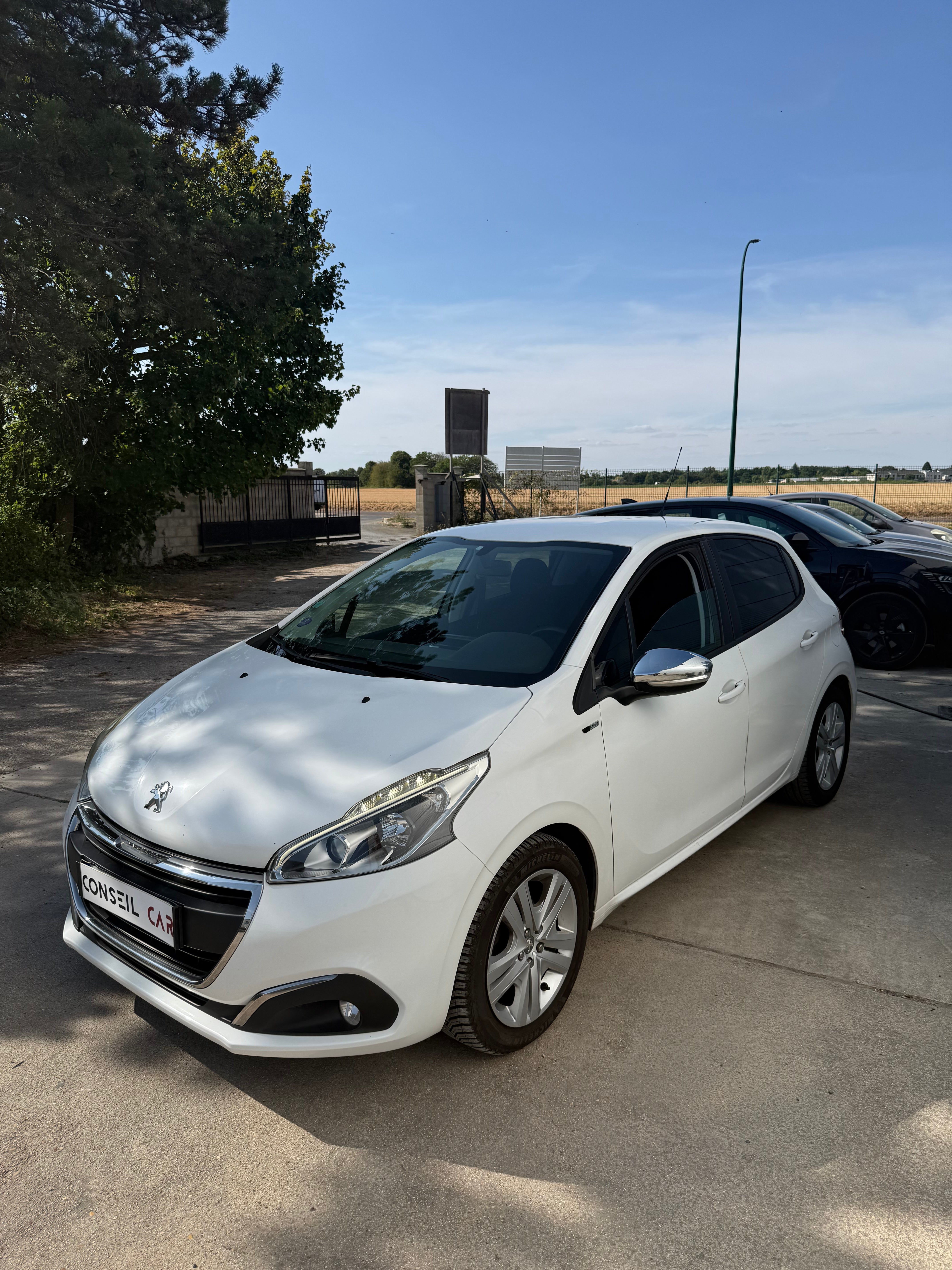 Peugeot 208 1.2 PureTech 82CH Peugeot 208 1.2 PureTech 82CH