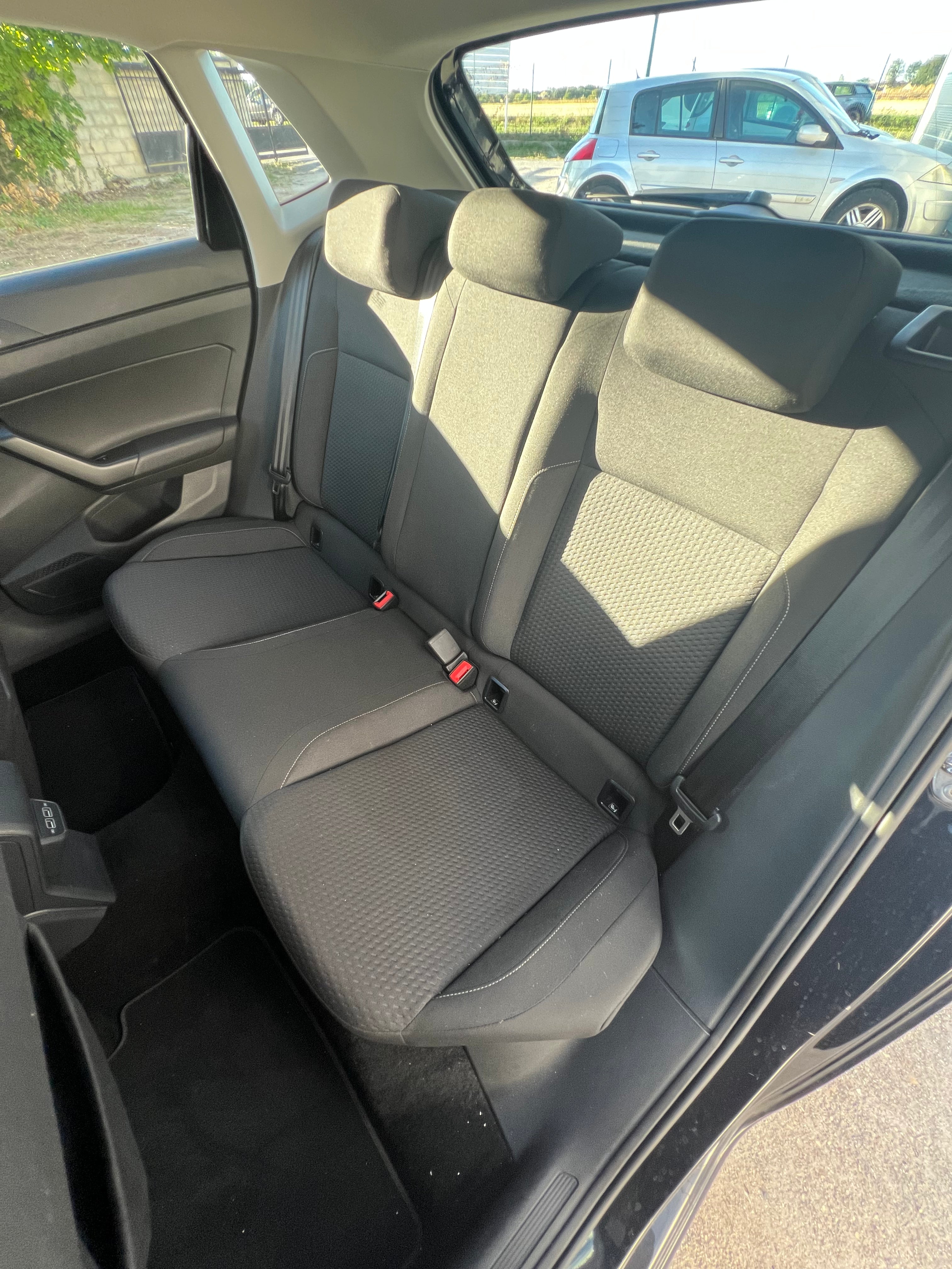Volkswagen Polo 1.0 TSI 95 LOUNGE BUSINESS Volkswagen Polo 1.0 TSI 95 LOUNGE BUSINESS