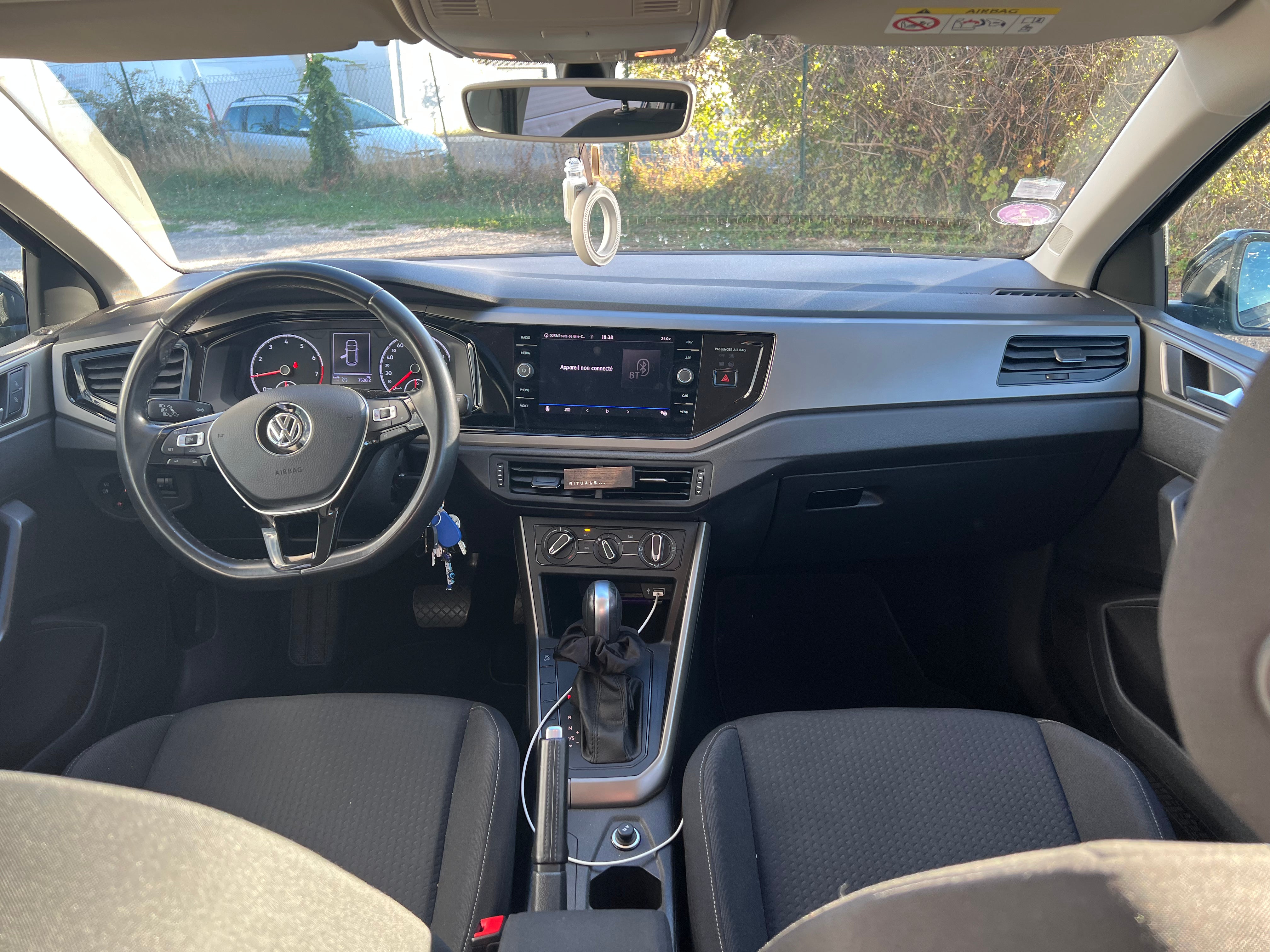 Volkswagen Polo 1.0 TSI 95 LOUNGE BUSINESS Volkswagen Polo 1.0 TSI 95 LOUNGE BUSINESS