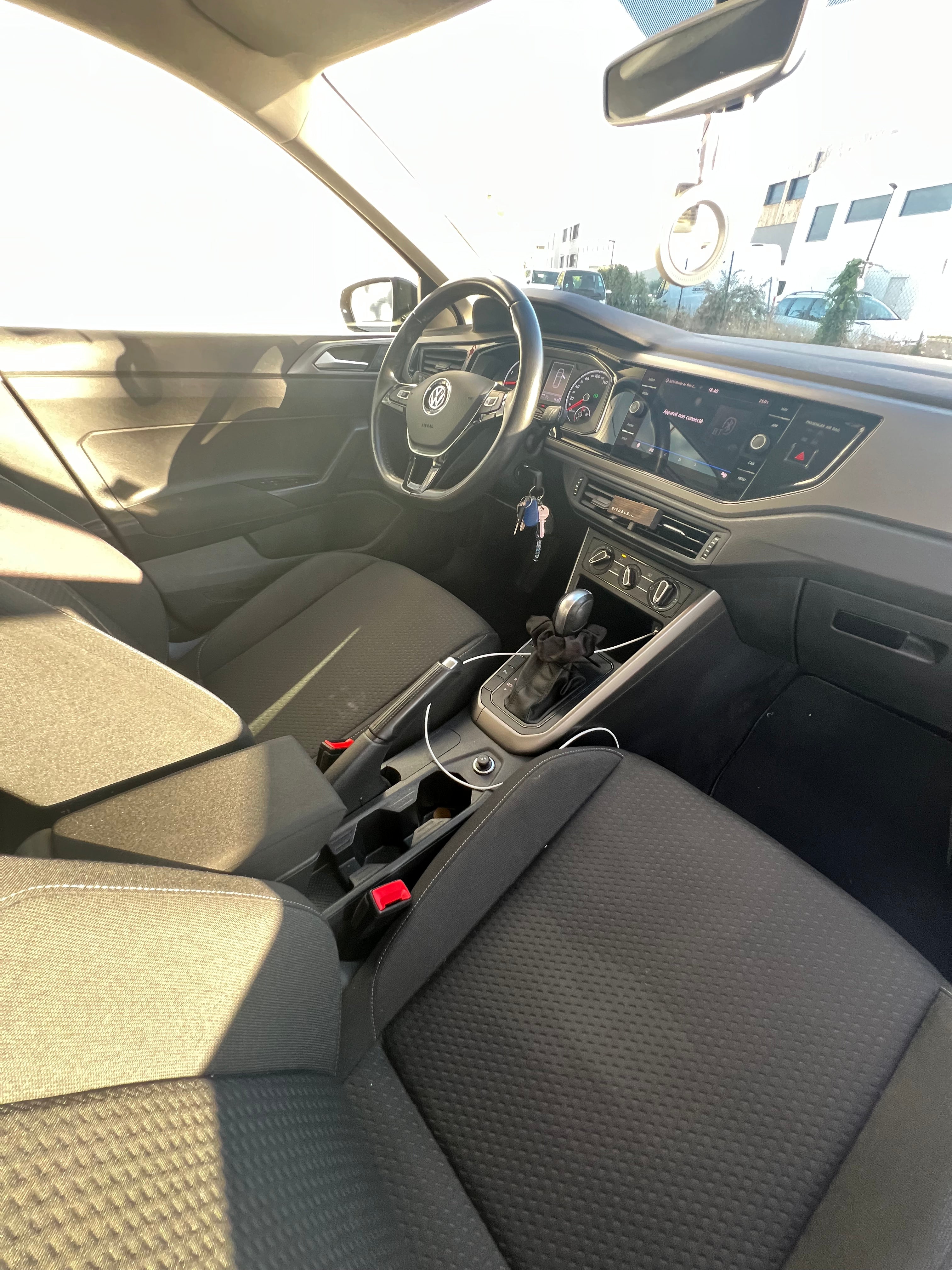 Volkswagen Polo 1.0 TSI 95 LOUNGE BUSINESS Volkswagen Polo 1.0 TSI 95 LOUNGE BUSINESS
