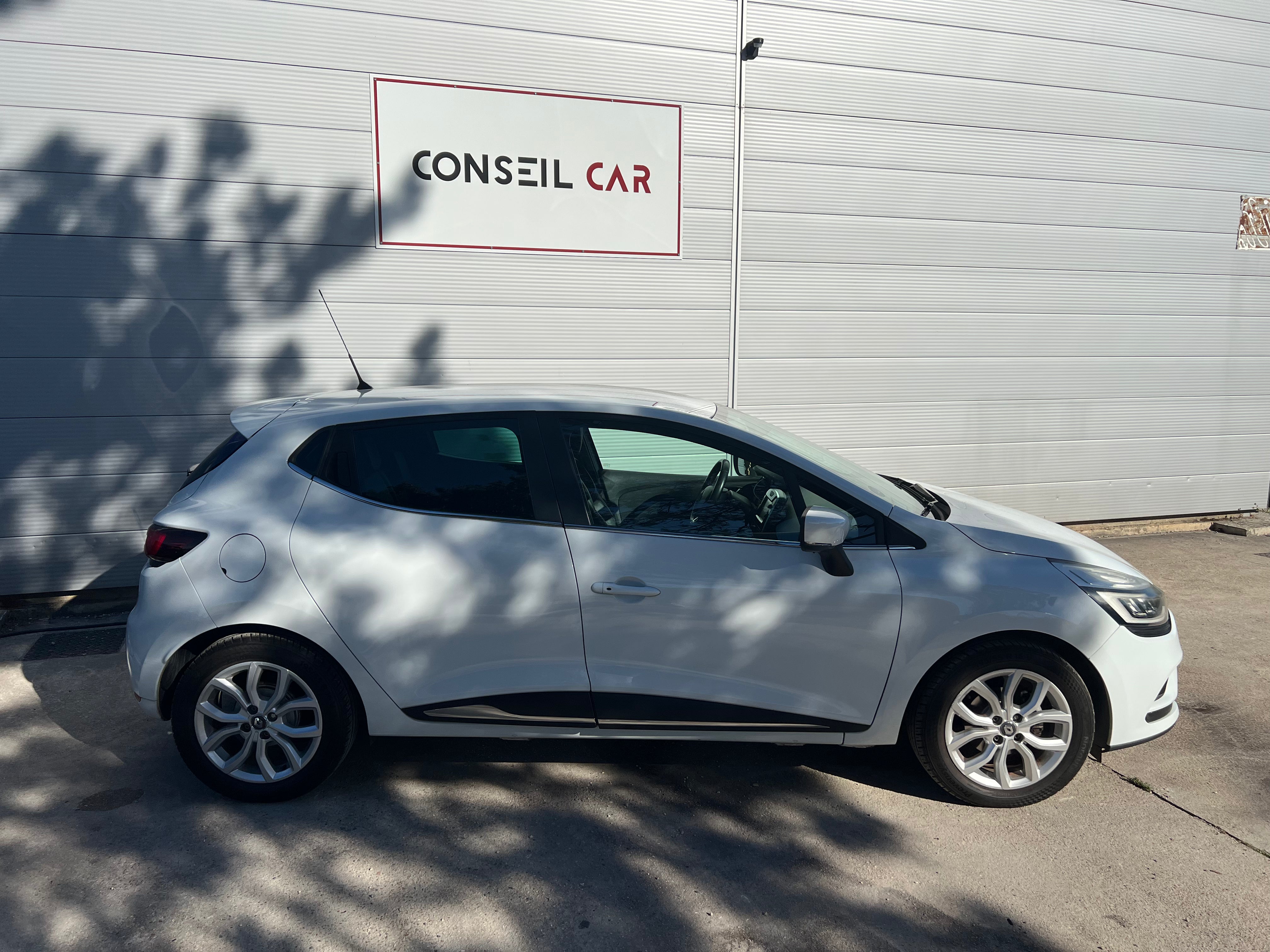 RENAULT Clio 0.9 TCE 90 ENERGY INTENS RENAULT Clio 0.9 TCE 90 ENERGY INTENS
