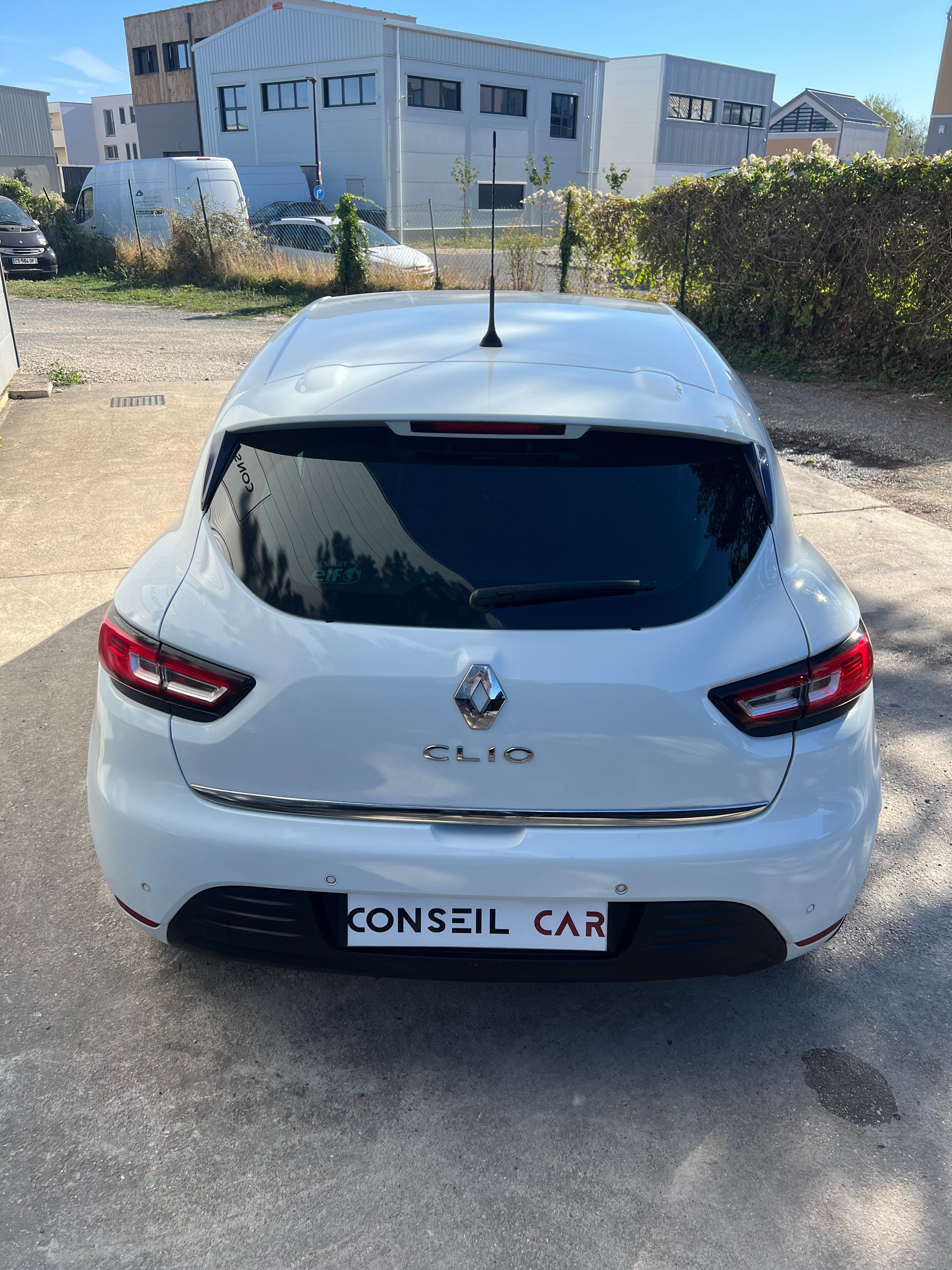 RENAULT Clio 0.9 TCE 90 ENERGY INTENS RENAULT Clio 0.9 TCE 90 ENERGY INTENS