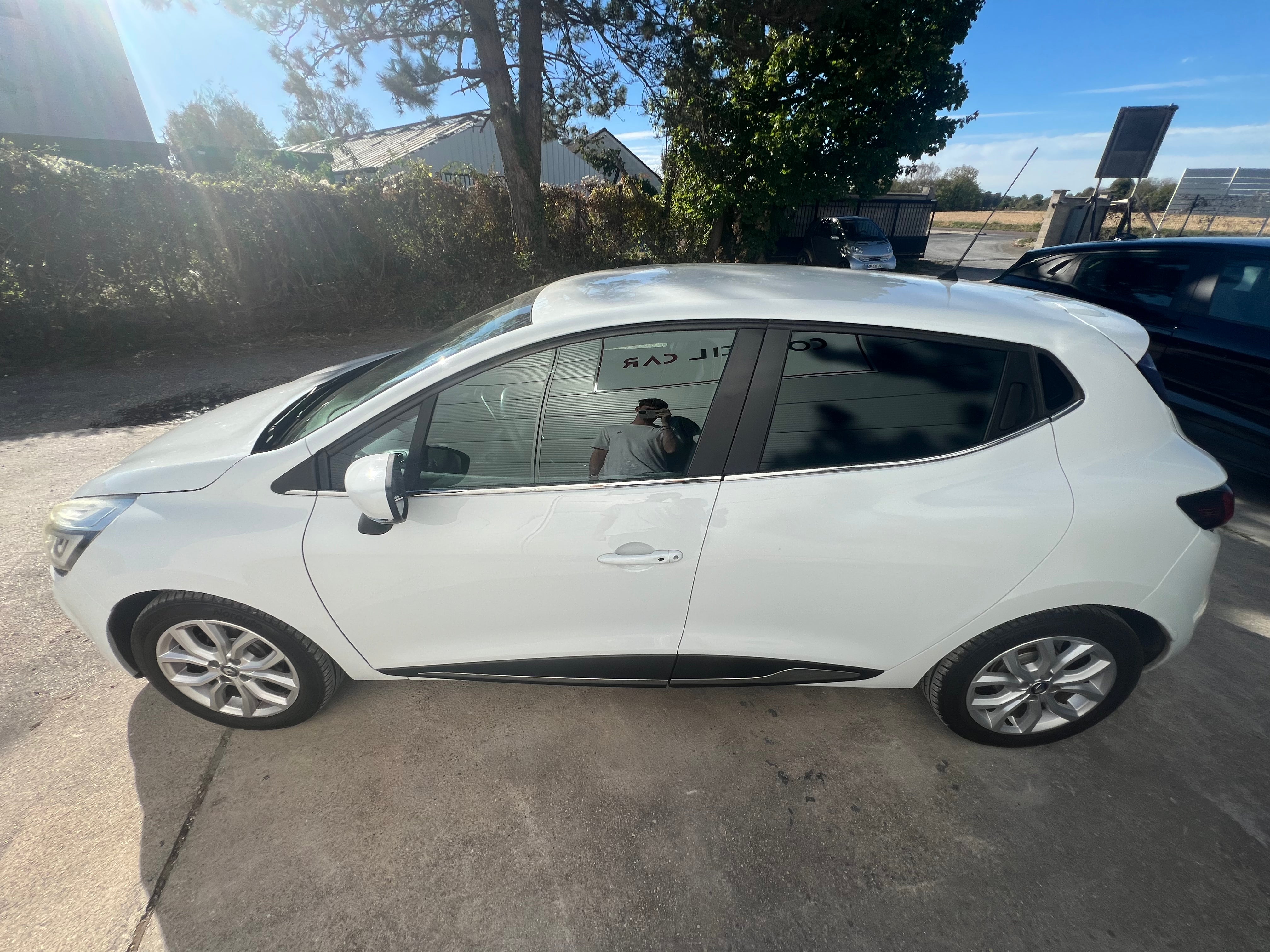 RENAULT Clio 0.9 TCE 90 ENERGY INTENS RENAULT Clio 0.9 TCE 90 ENERGY INTENS