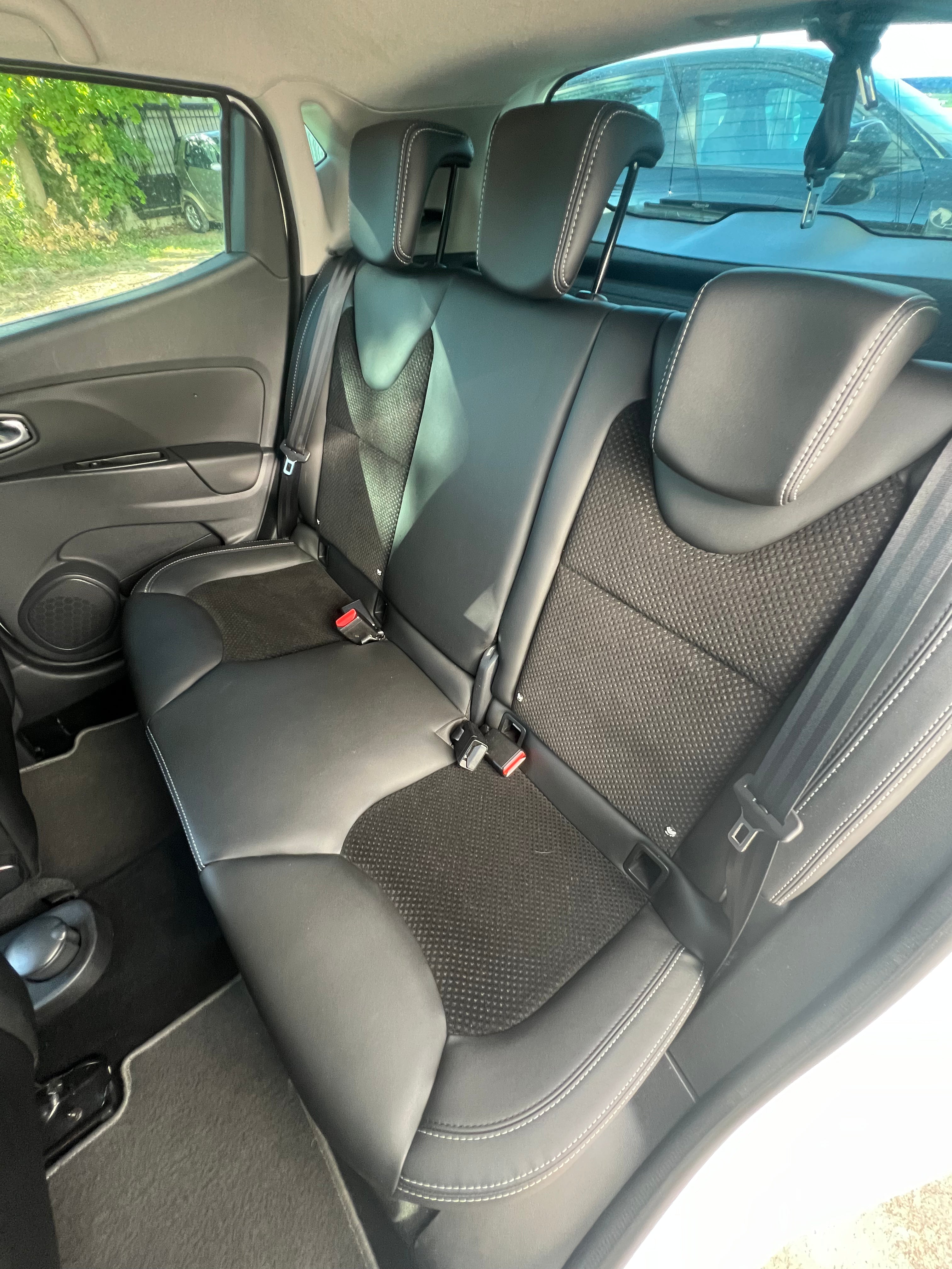 RENAULT Clio 0.9 TCE 90 ENERGY INTENS RENAULT Clio 0.9 TCE 90 ENERGY INTENS