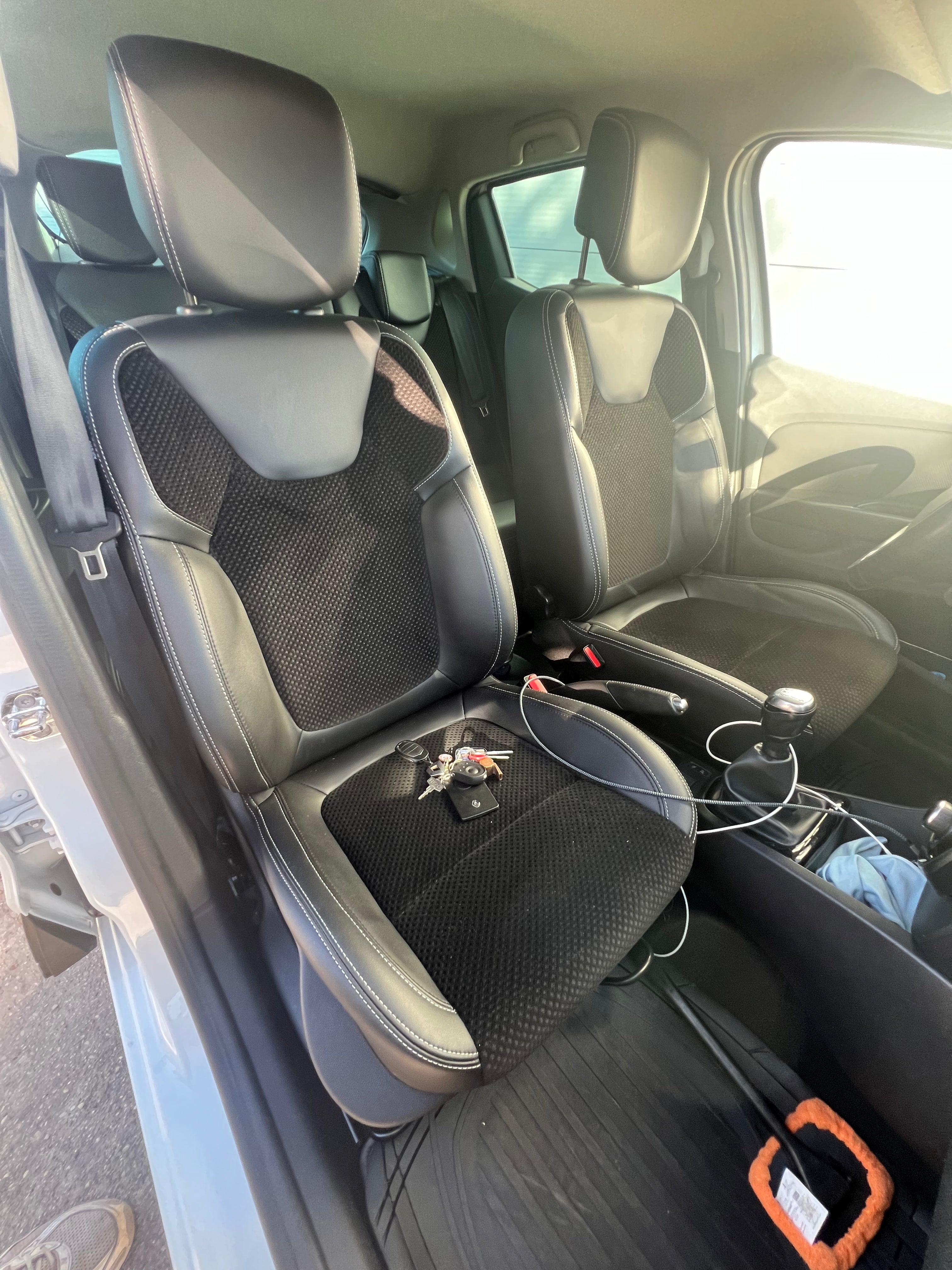 RENAULT Clio 0.9 TCE 90 ENERGY INTENS RENAULT Clio 0.9 TCE 90 ENERGY INTENS