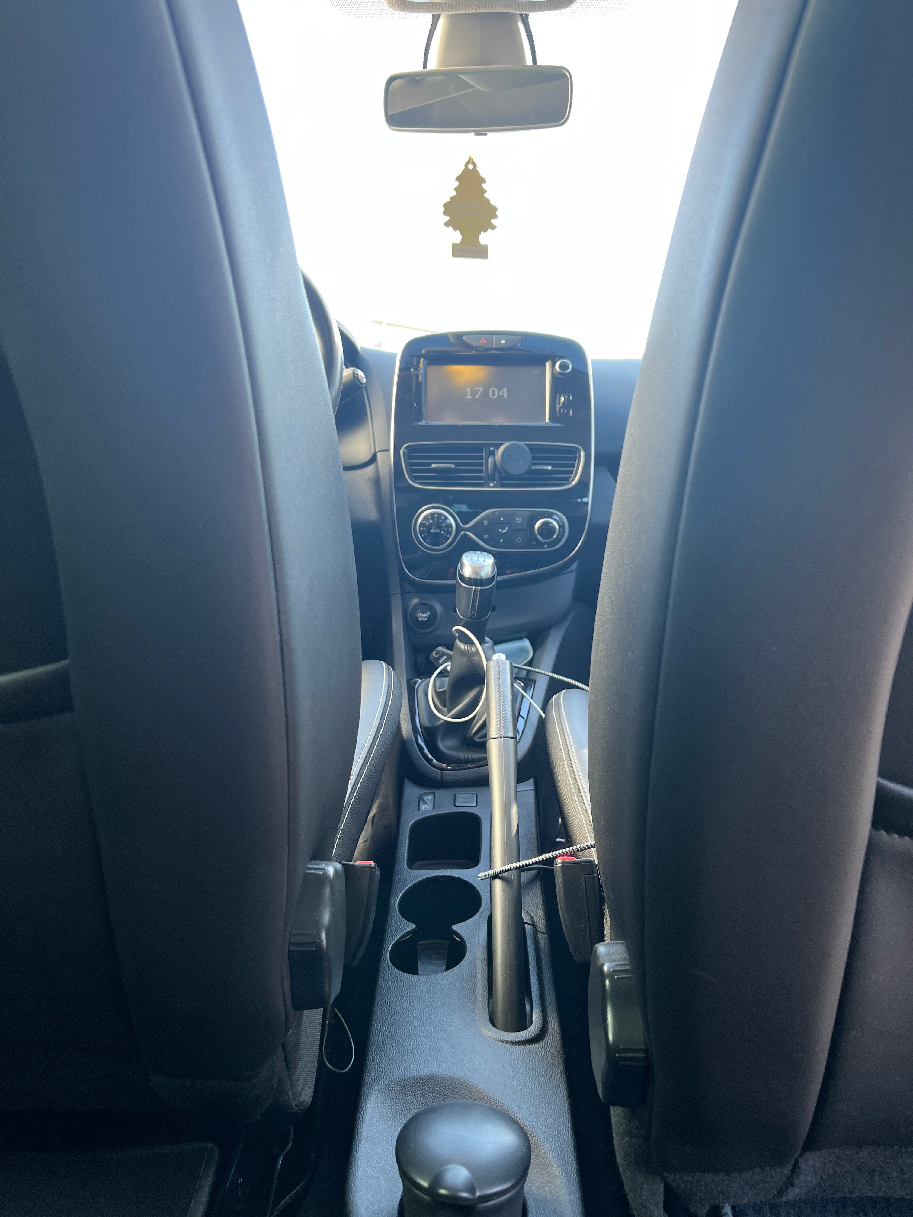 RENAULT Clio 0.9 TCE 90 ENERGY INTENS RENAULT Clio 0.9 TCE 90 ENERGY INTENS