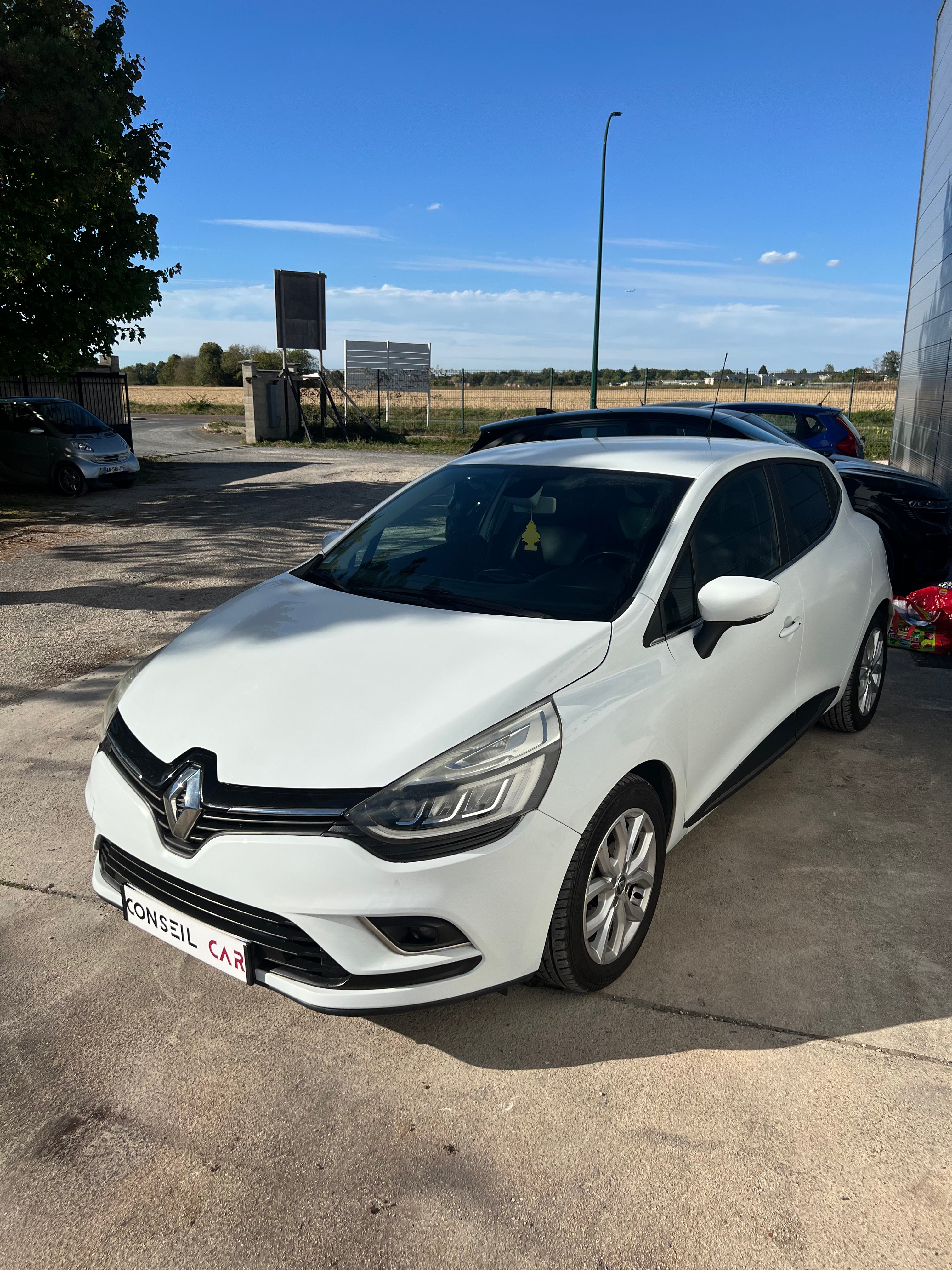 RENAULT Clio 0.9 TCE 90 ENERGY INTENS RENAULT Clio 0.9 TCE 90 ENERGY INTENS