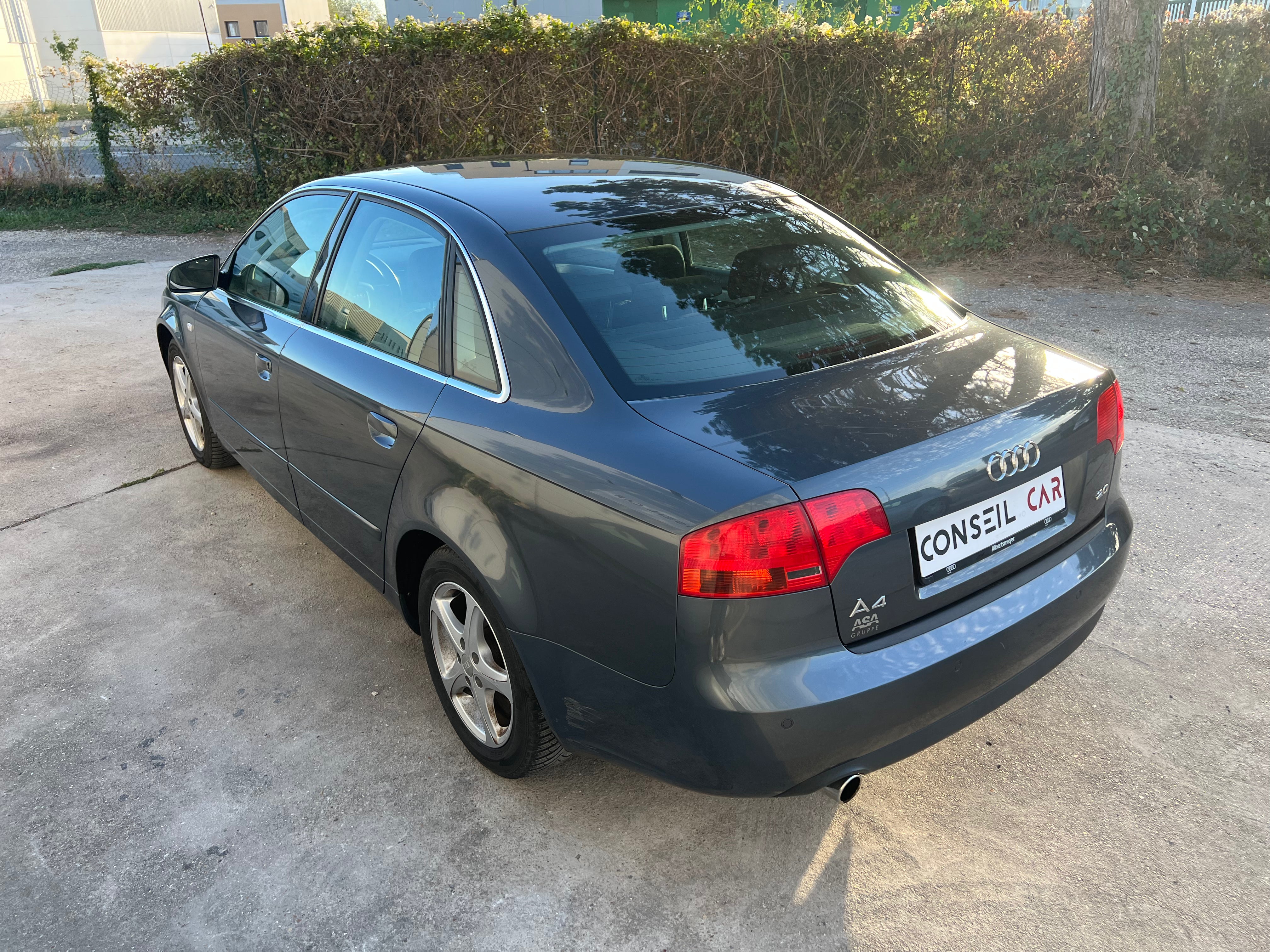 Audi A4 2.0 atmosphérique 130 ch Audi A4 2.0 atmosphérique 130 ch