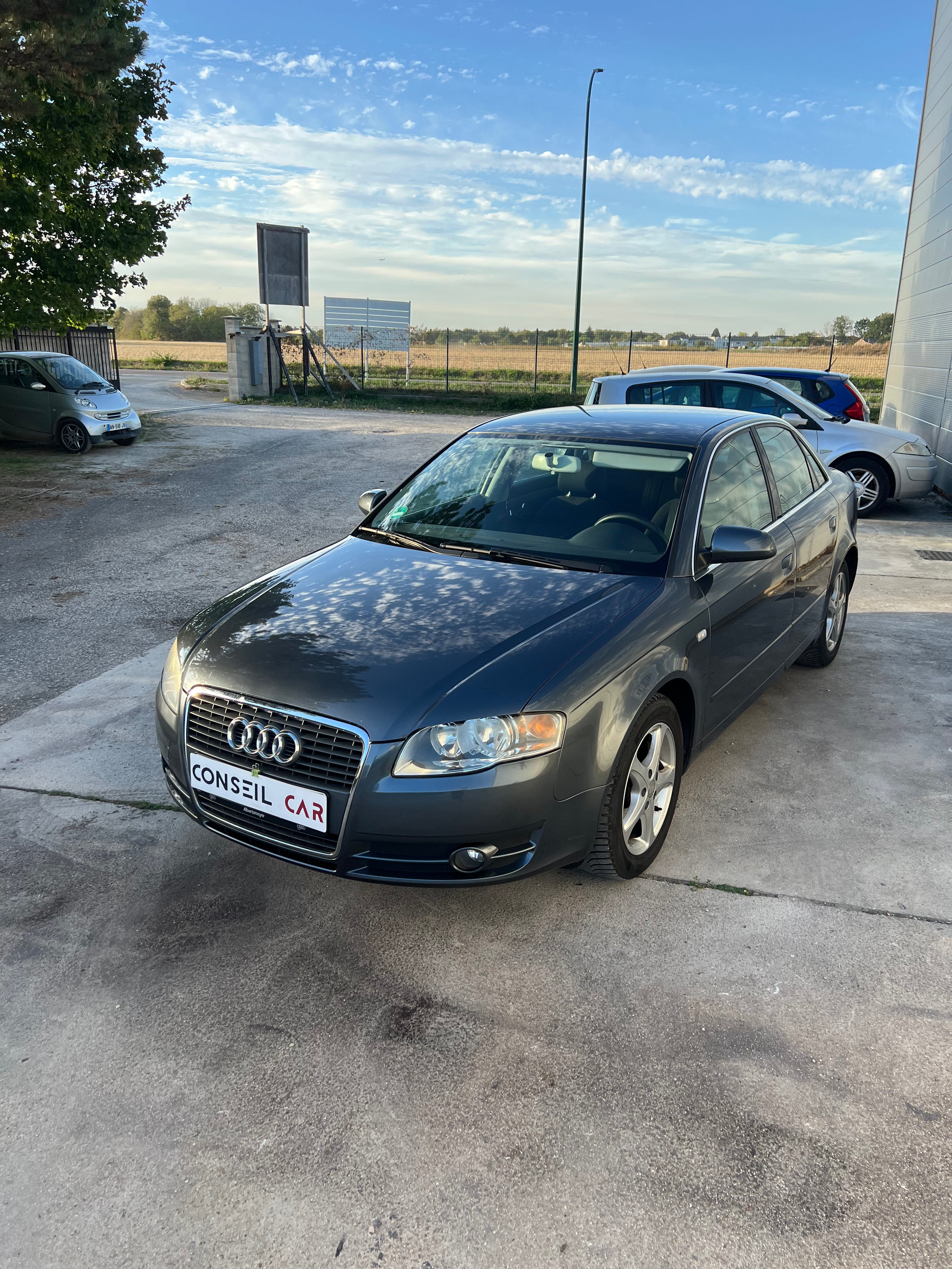 Audi A4 2.0 atmosphérique 130 ch Audi A4 2.0 atmosphérique 130 ch