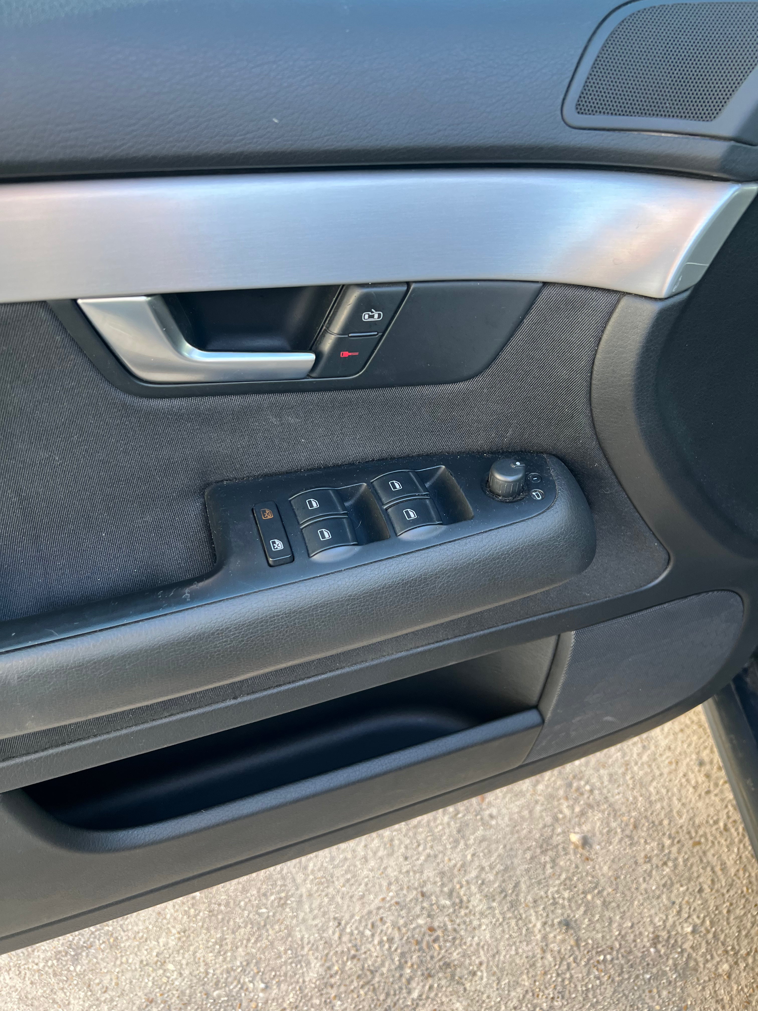 Audi A4 2.0 atmosphérique 130 ch Audi A4 2.0 atmosphérique 130 ch