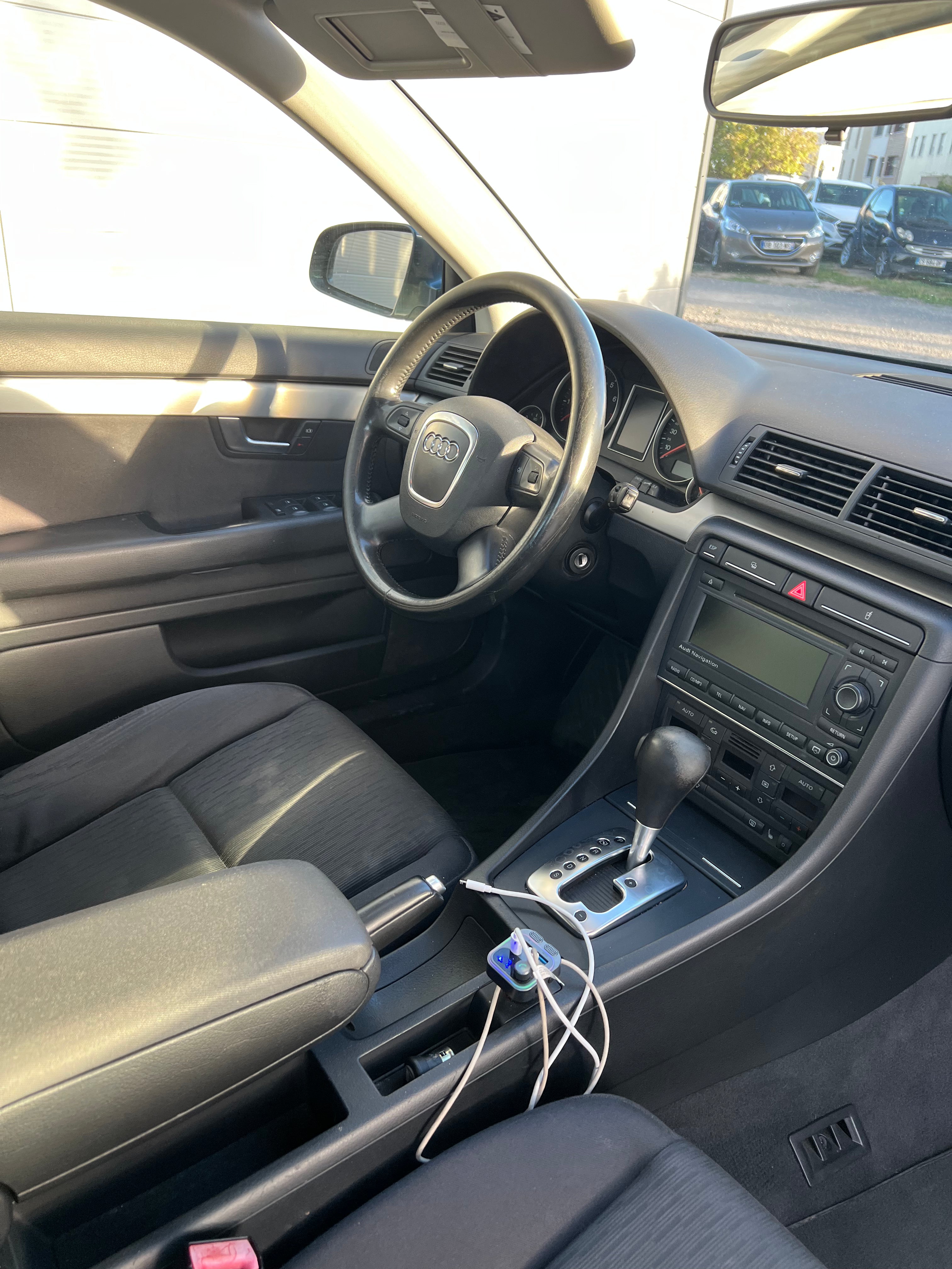 Audi A4 2.0 atmosphérique 130 ch Audi A4 2.0 atmosphérique 130 ch