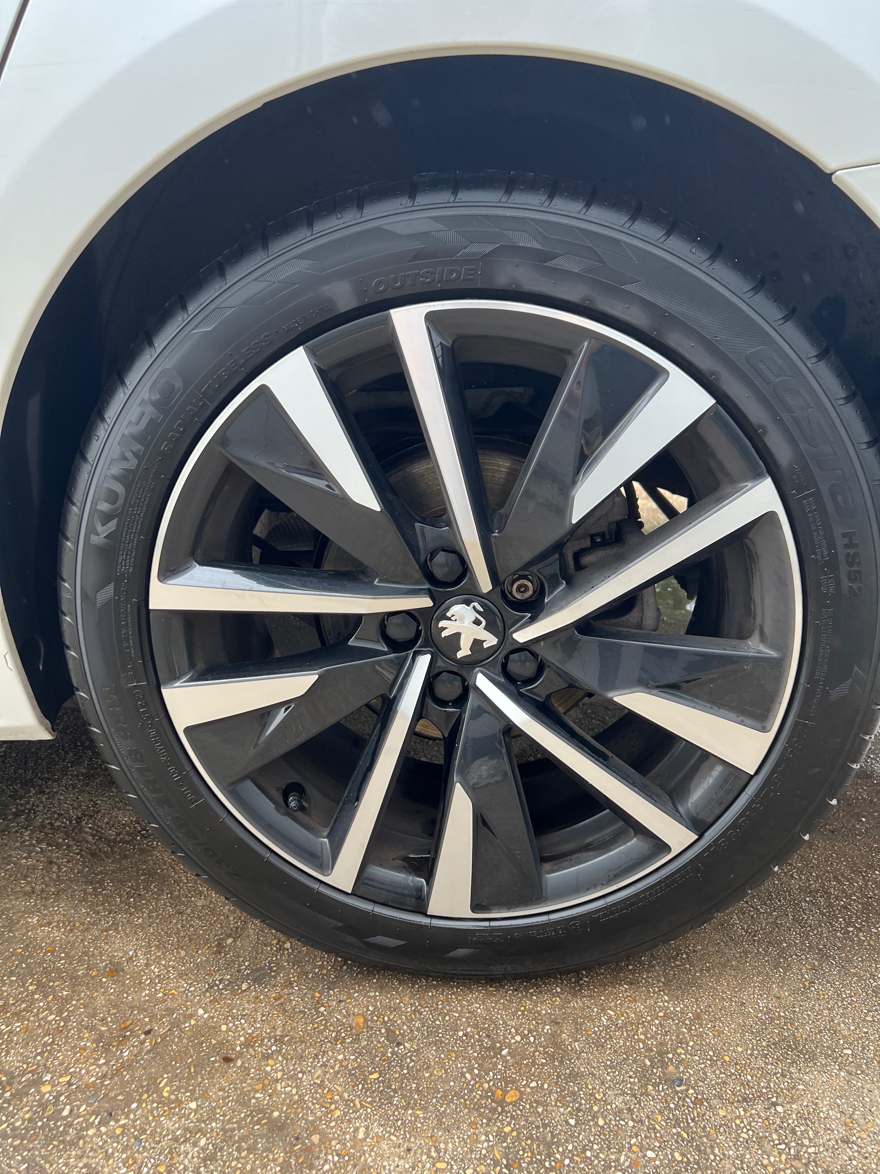 Peugeot 508 GENERATION-II 1.2 PURETECH 130 GT EAT BVA START-STOP Peugeot 508 GENERATION-II 1.2 PURETECH 130 GT EAT BVA START-STOP