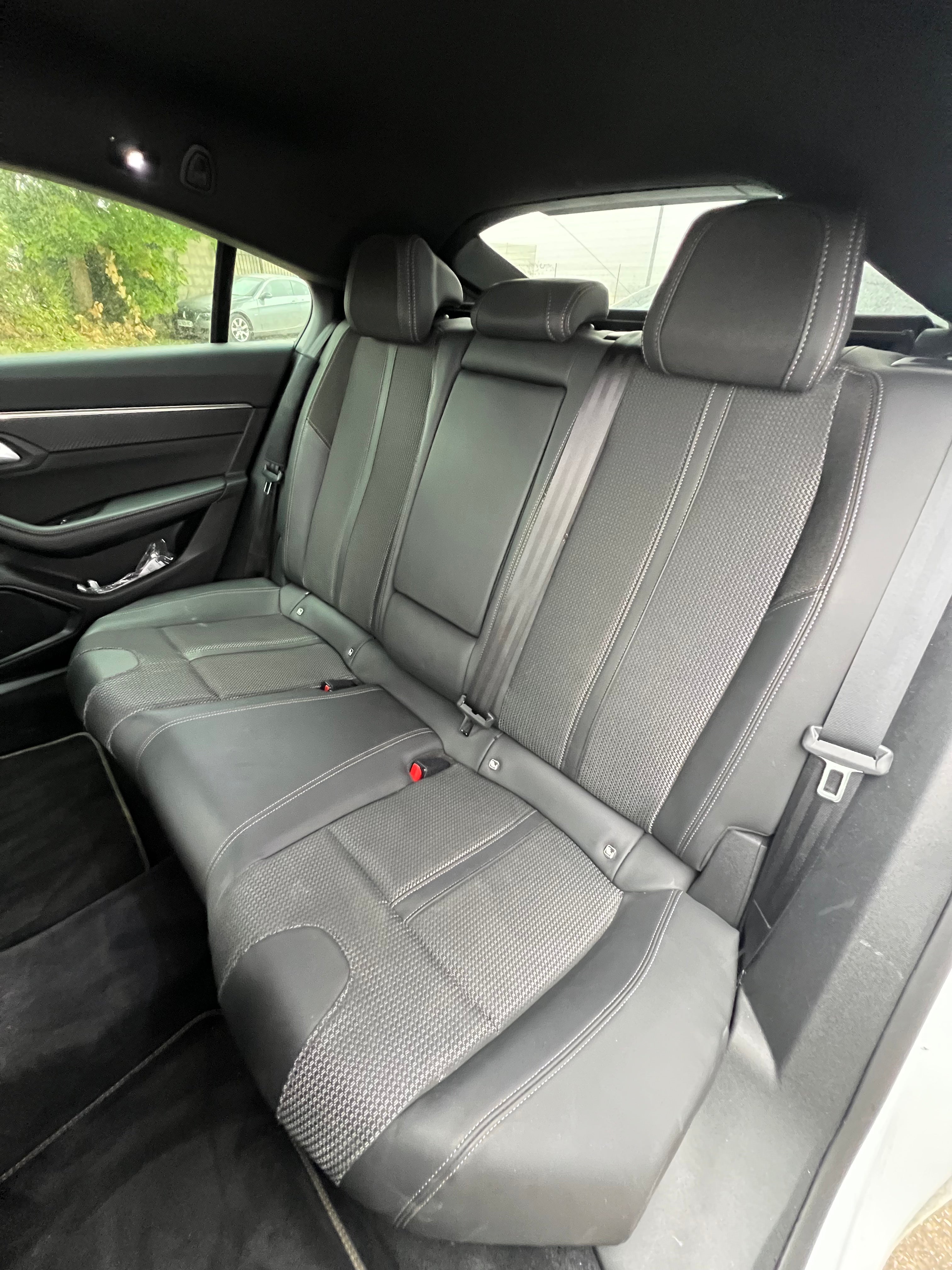 Peugeot 508 GENERATION-II 1.2 PURETECH 130 GT EAT BVA START-STOP Peugeot 508 GENERATION-II 1.2 PURETECH 130 GT EAT BVA START-STOP