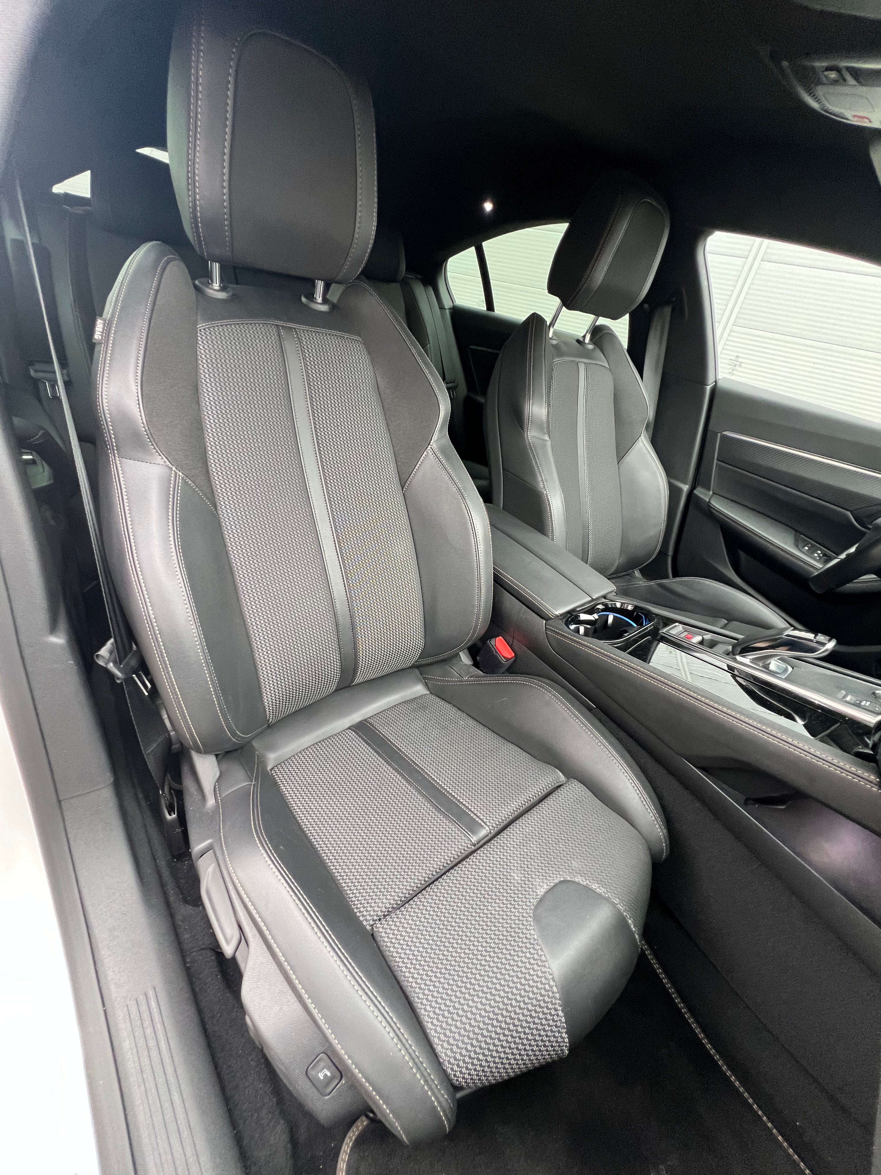 Peugeot 508 GENERATION-II 1.2 PURETECH 130 GT EAT BVA START-STOP Peugeot 508 GENERATION-II 1.2 PURETECH 130 GT EAT BVA START-STOP