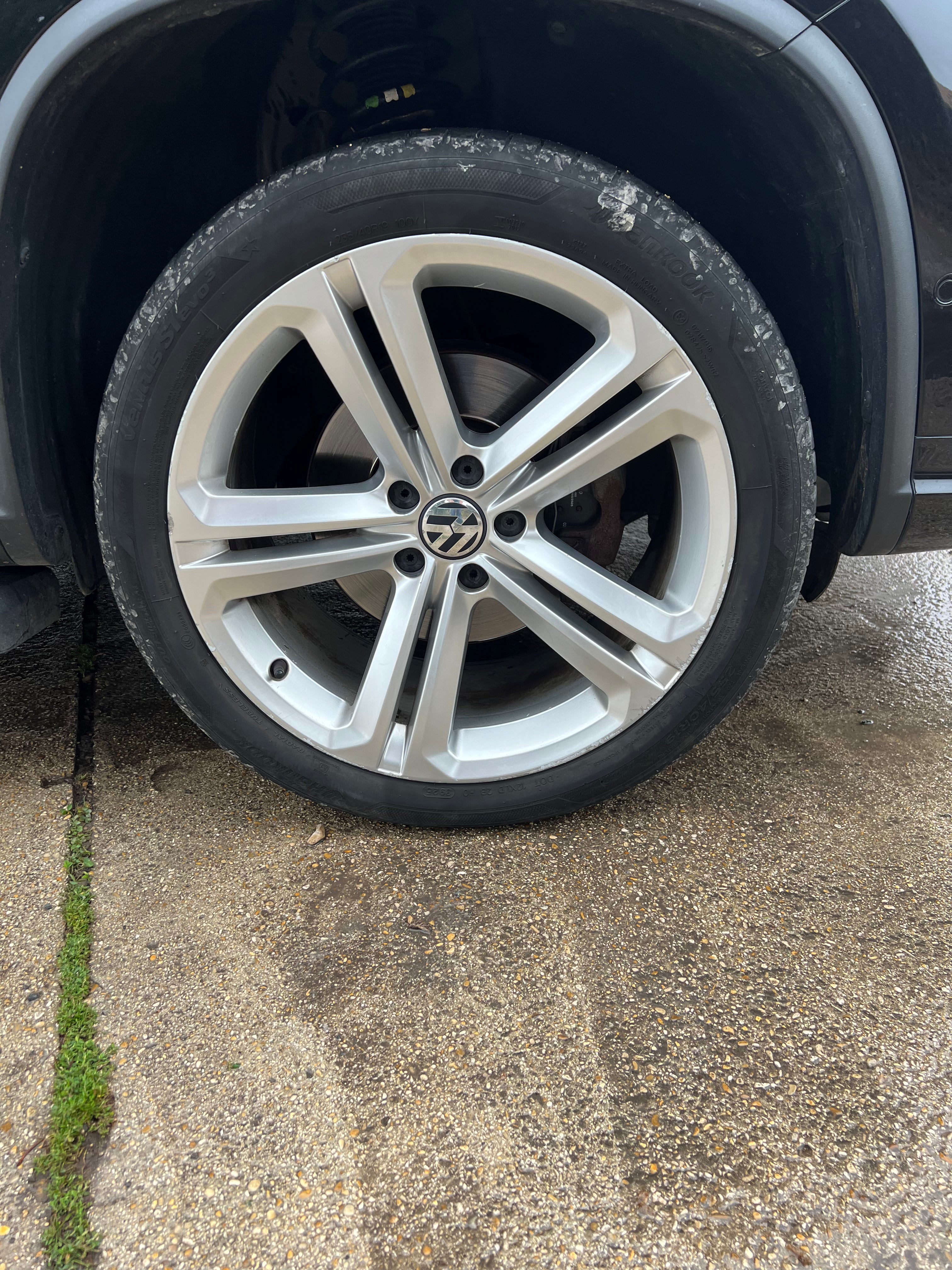 Volkswagen Tiguan 2.0 TDI 175 BLUEMOTION R EXCLUSIVE 4MOTION DSG BVA Volkswagen Tiguan 2.0 TDI 175 BLUEMOTION R EXCLUSIVE 4MOTION DSG BVA
