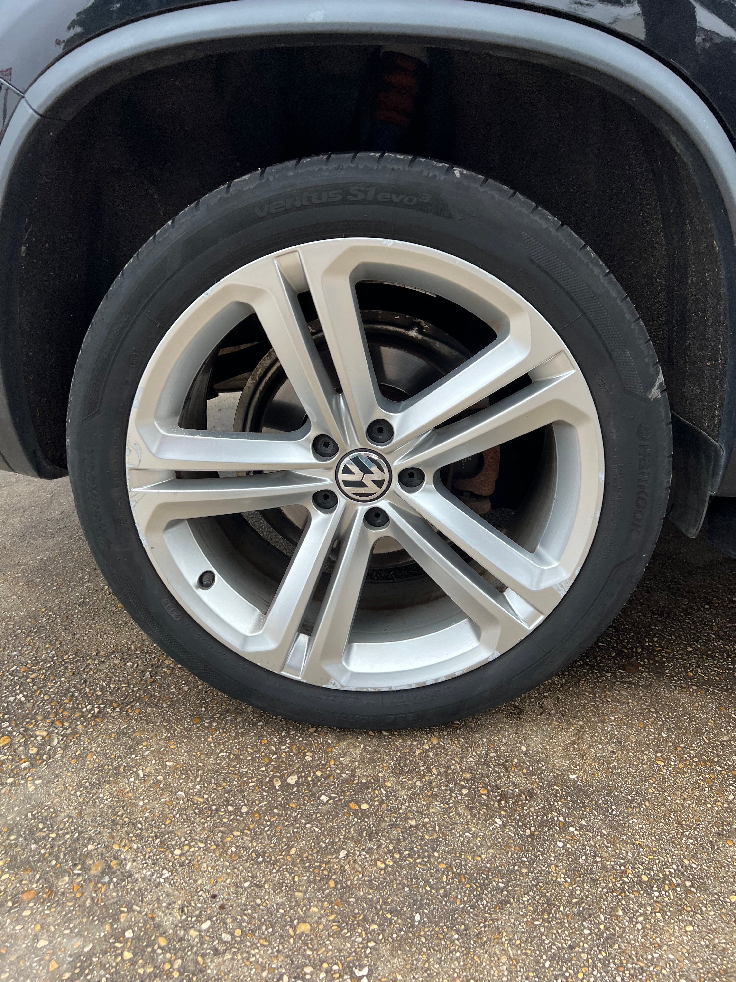 Volkswagen Tiguan 2.0 TDI 175 BLUEMOTION R EXCLUSIVE 4MOTION DSG BVA Volkswagen Tiguan 2.0 TDI 175 BLUEMOTION R EXCLUSIVE 4MOTION DSG BVA