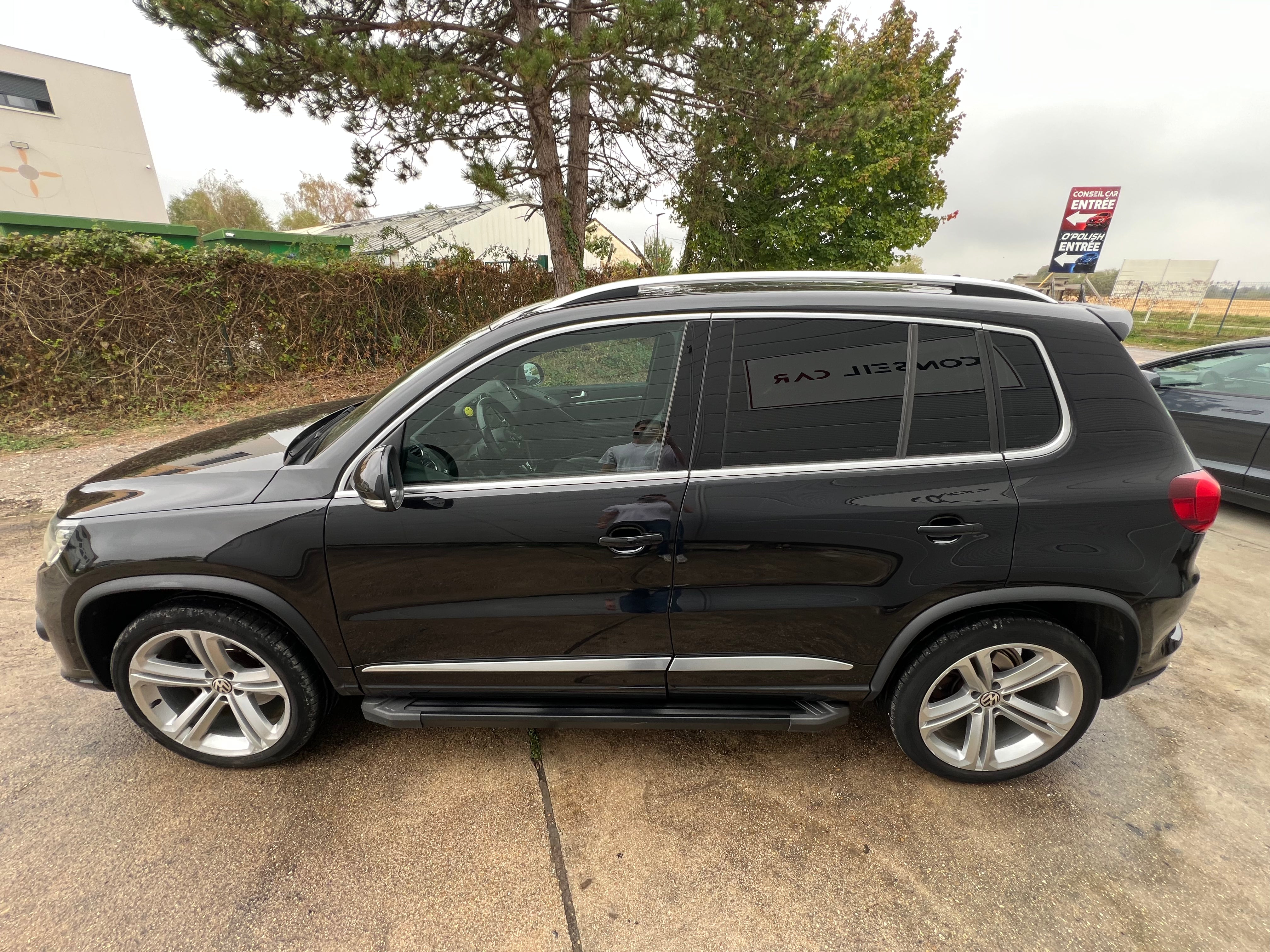 Volkswagen Tiguan 2.0 TDI 175 BLUEMOTION R EXCLUSIVE 4MOTION DSG BVA Volkswagen Tiguan 2.0 TDI 175 BLUEMOTION R EXCLUSIVE 4MOTION DSG BVA