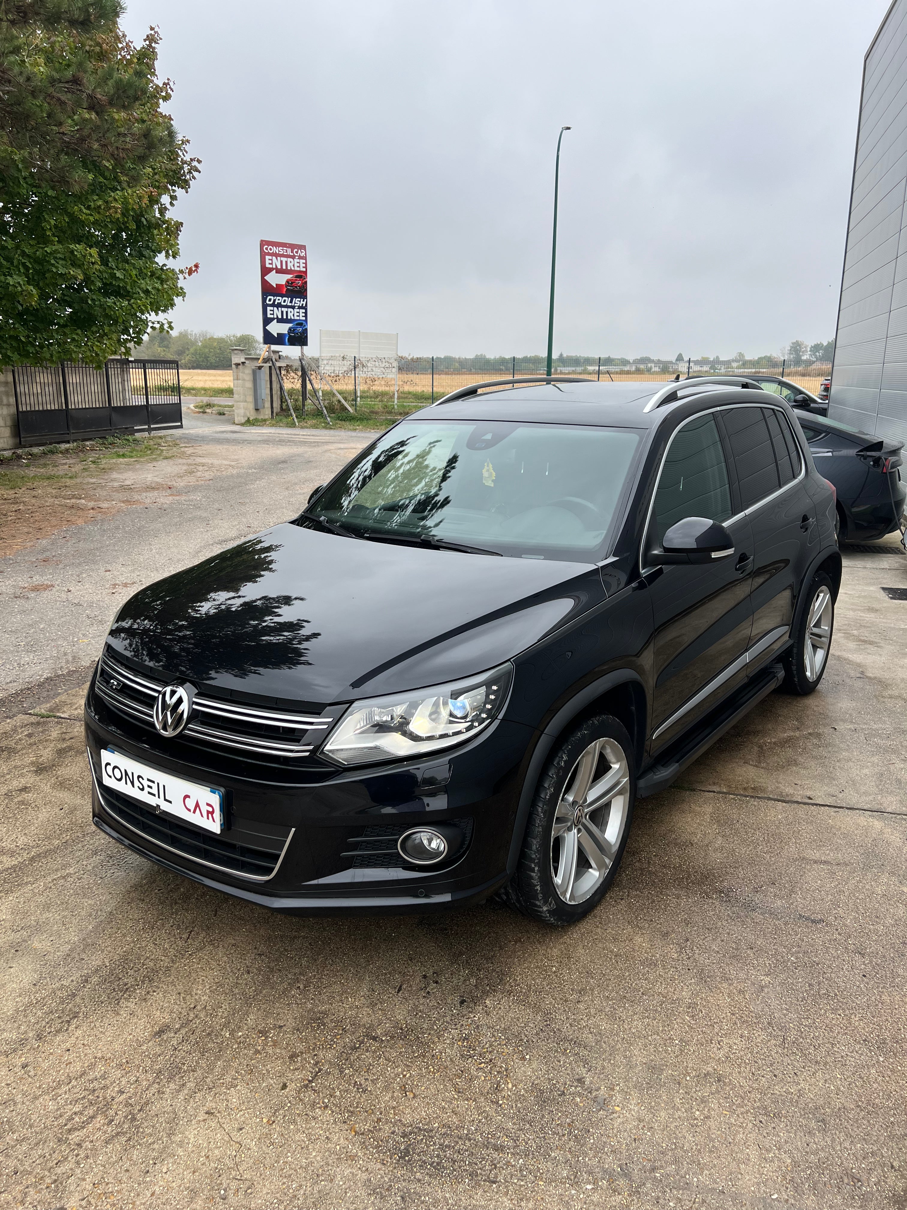 Volkswagen Tiguan 2.0 TDI 175 BLUEMOTION R EXCLUSIVE 4MOTION DSG BVA Volkswagen Tiguan 2.0 TDI 175 BLUEMOTION R EXCLUSIVE 4MOTION DSG BVA