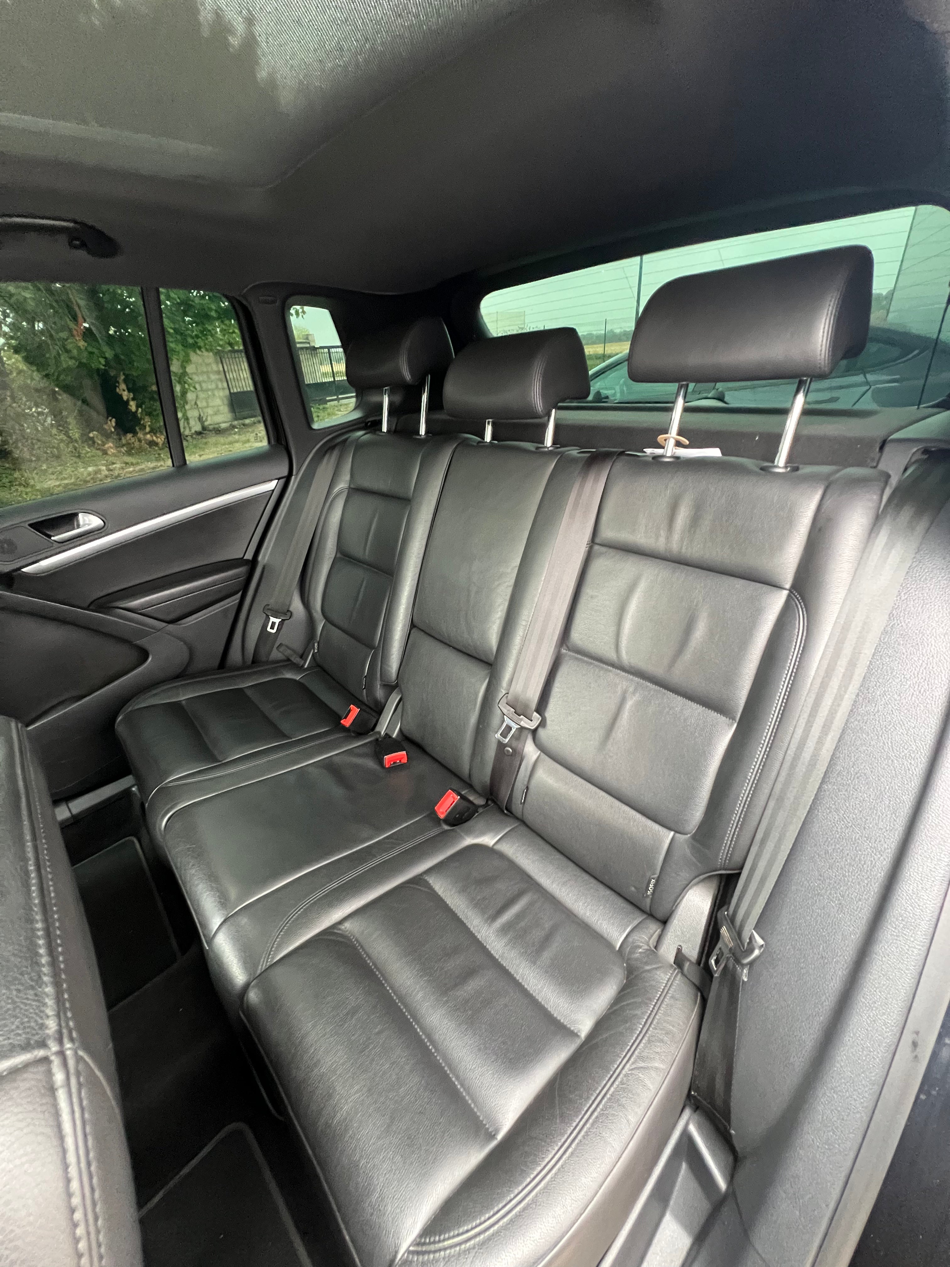 Volkswagen Tiguan 2.0 TDI 175 BLUEMOTION R EXCLUSIVE 4MOTION DSG BVA Volkswagen Tiguan 2.0 TDI 175 BLUEMOTION R EXCLUSIVE 4MOTION DSG BVA