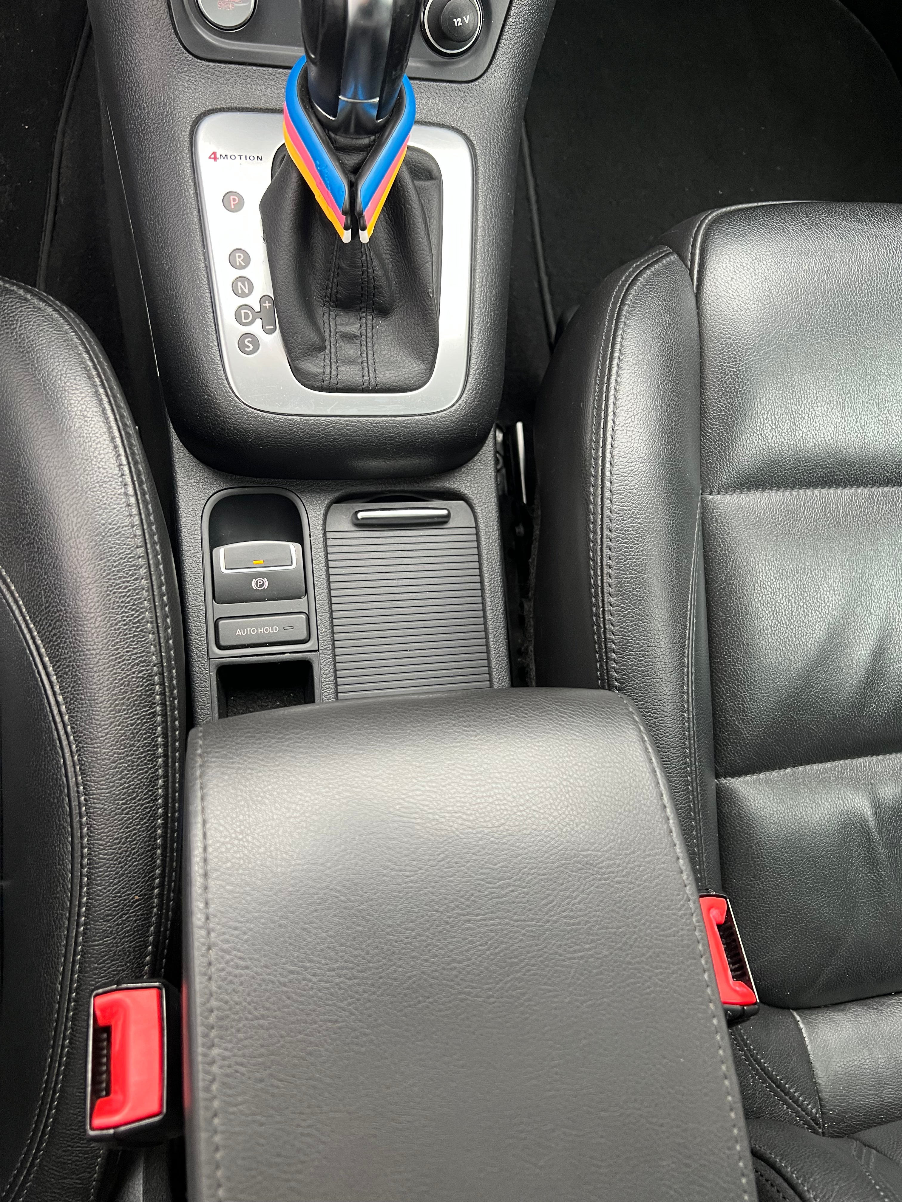 Volkswagen Tiguan 2.0 TDI 175 BLUEMOTION R EXCLUSIVE 4MOTION DSG BVA Volkswagen Tiguan 2.0 TDI 175 BLUEMOTION R EXCLUSIVE 4MOTION DSG BVA