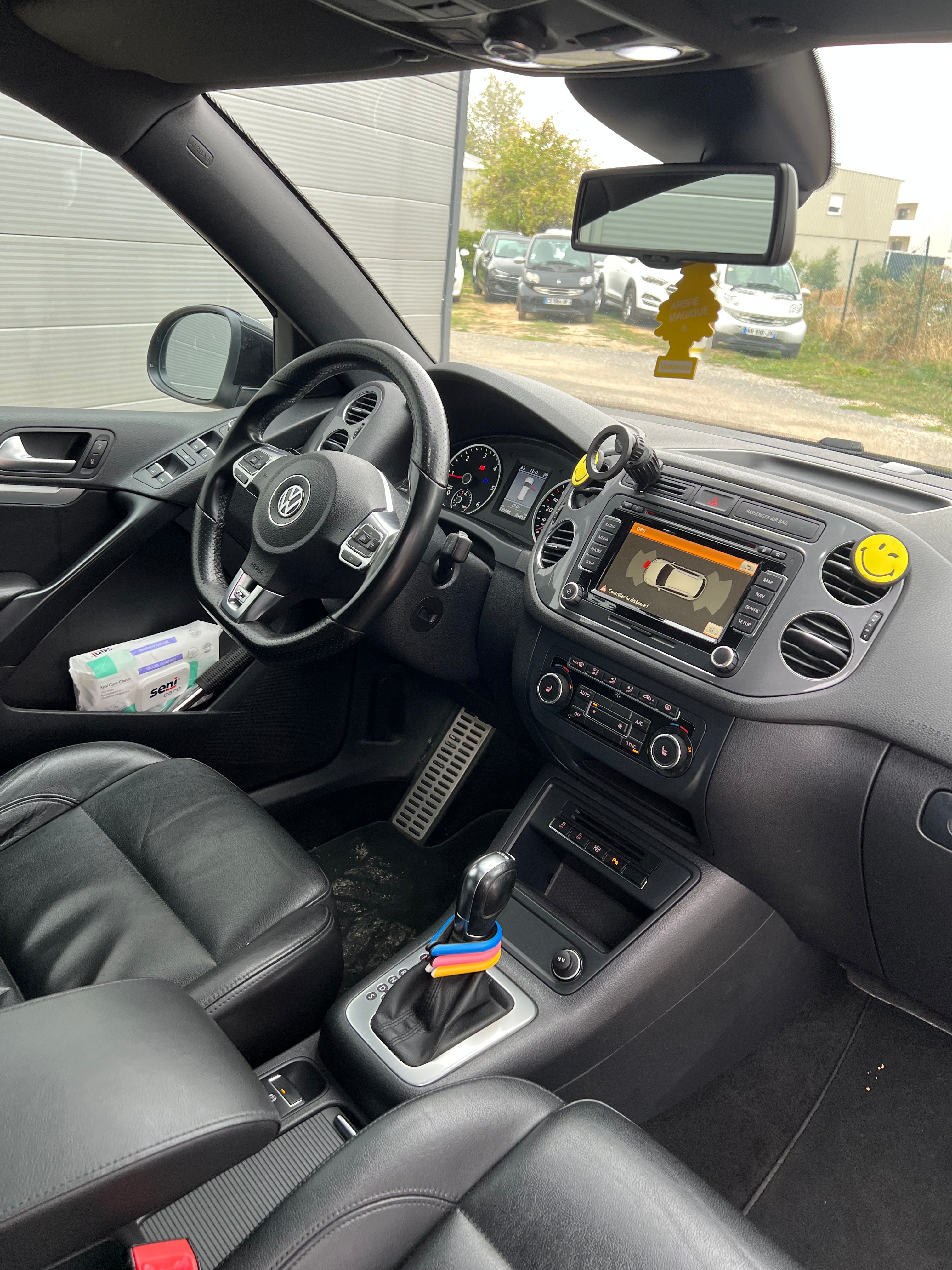 Volkswagen Tiguan 2.0 TDI 175 BLUEMOTION R EXCLUSIVE 4MOTION DSG BVA Volkswagen Tiguan 2.0 TDI 175 BLUEMOTION R EXCLUSIVE 4MOTION DSG BVA