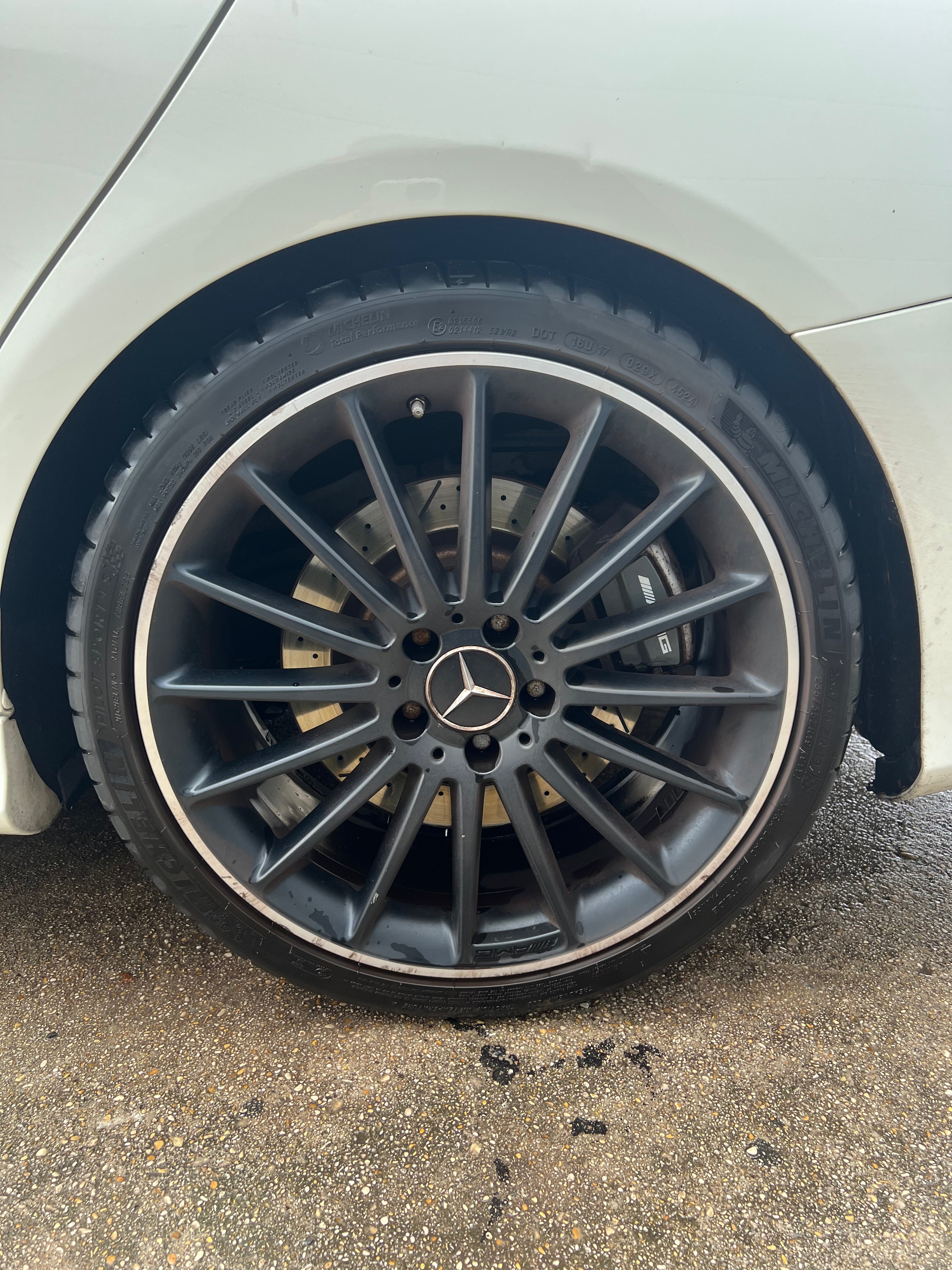 Mercedes Classe Cla SHOOTING BRAKE 2.0 45AMG 380ch 4MATIC SPEEDSHIFT-DCT BVA Mercedes Classe Cla SHOOTING BRAKE 2.0 45AMG 380ch 4MATIC SPEEDSHIFT-DCT BVA