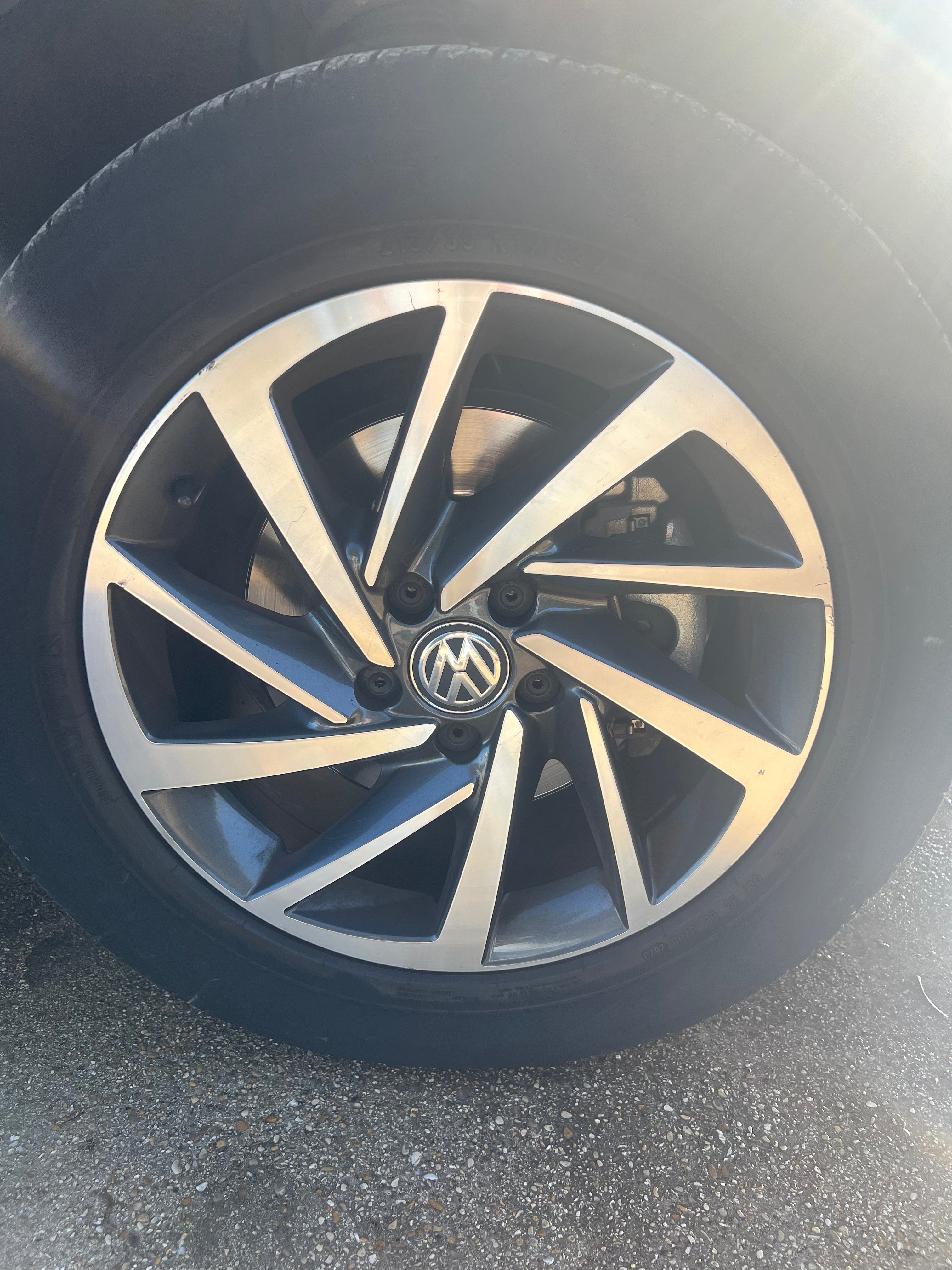 Volkswagen Tiguan 1.4 TSI 125 BLUEMOTION SOUND Volkswagen Tiguan 1.4 TSI 125 BLUEMOTION SOUND