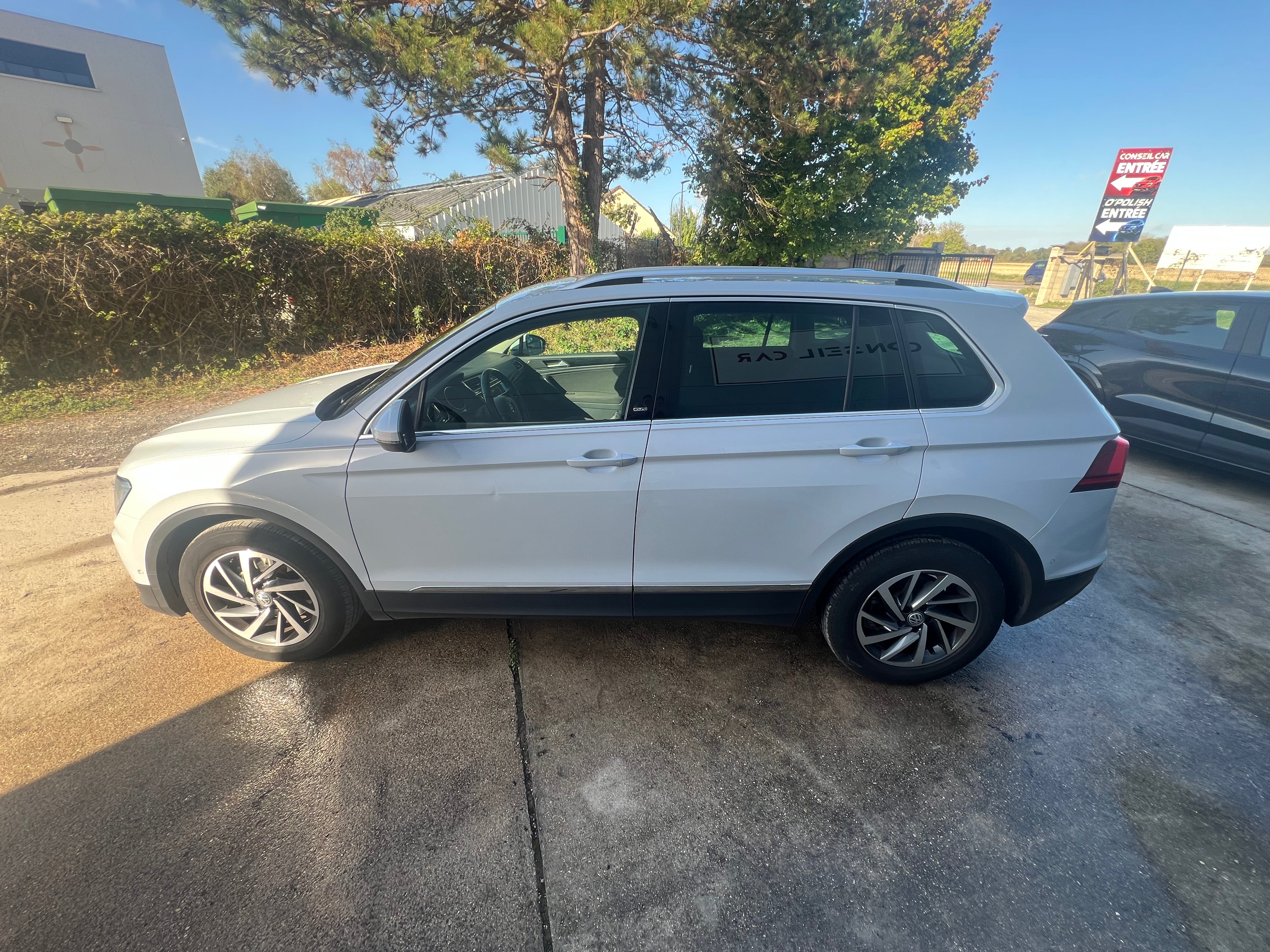 Volkswagen Tiguan 1.4 TSI 125 BLUEMOTION SOUND Volkswagen Tiguan 1.4 TSI 125 BLUEMOTION SOUND